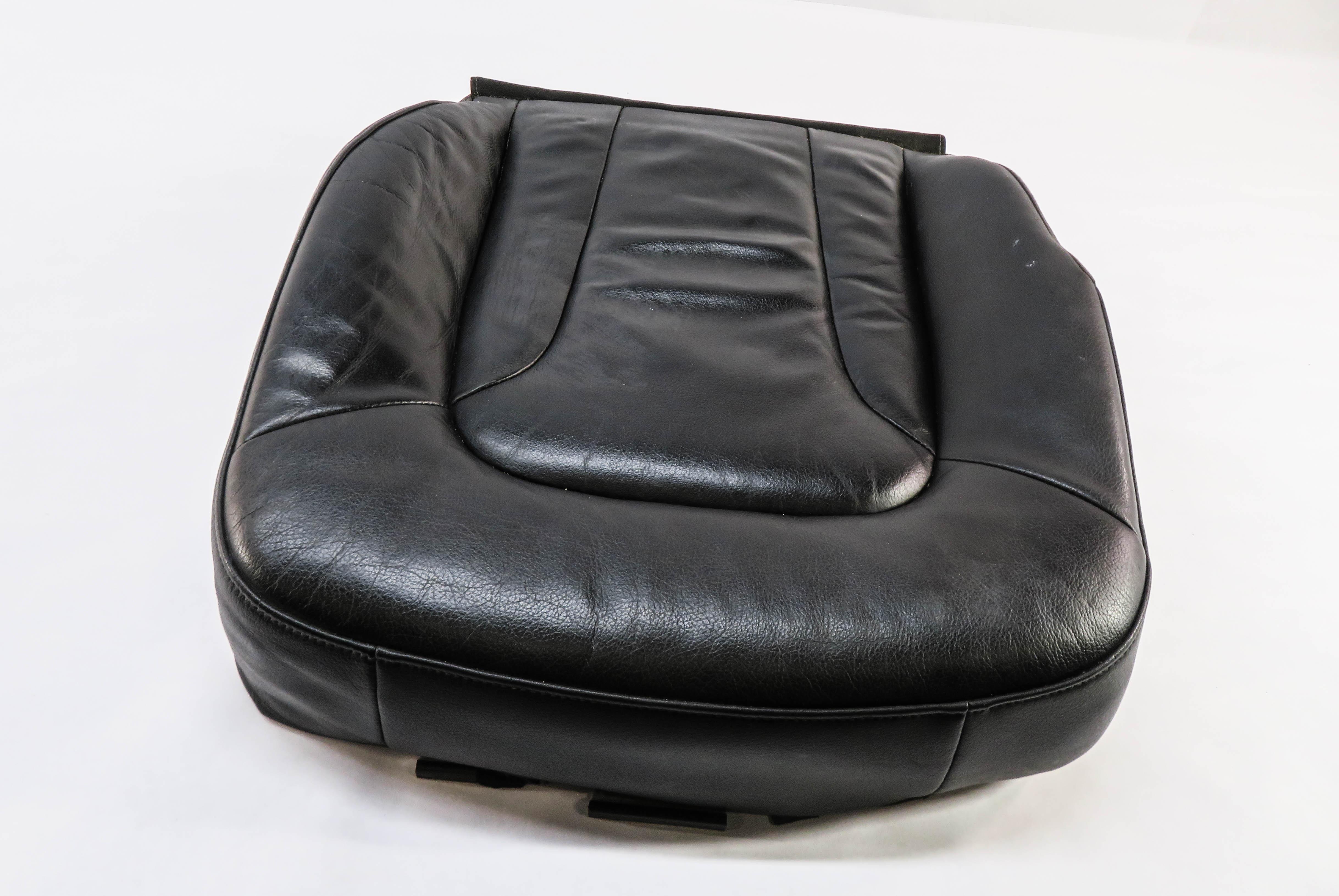 2015 AUDI Q7 (4L) RIGHT FRONT PASSENGER LOWER BOTTOM HEATED SEAT CUSHION (BLACK) — exact item pictured