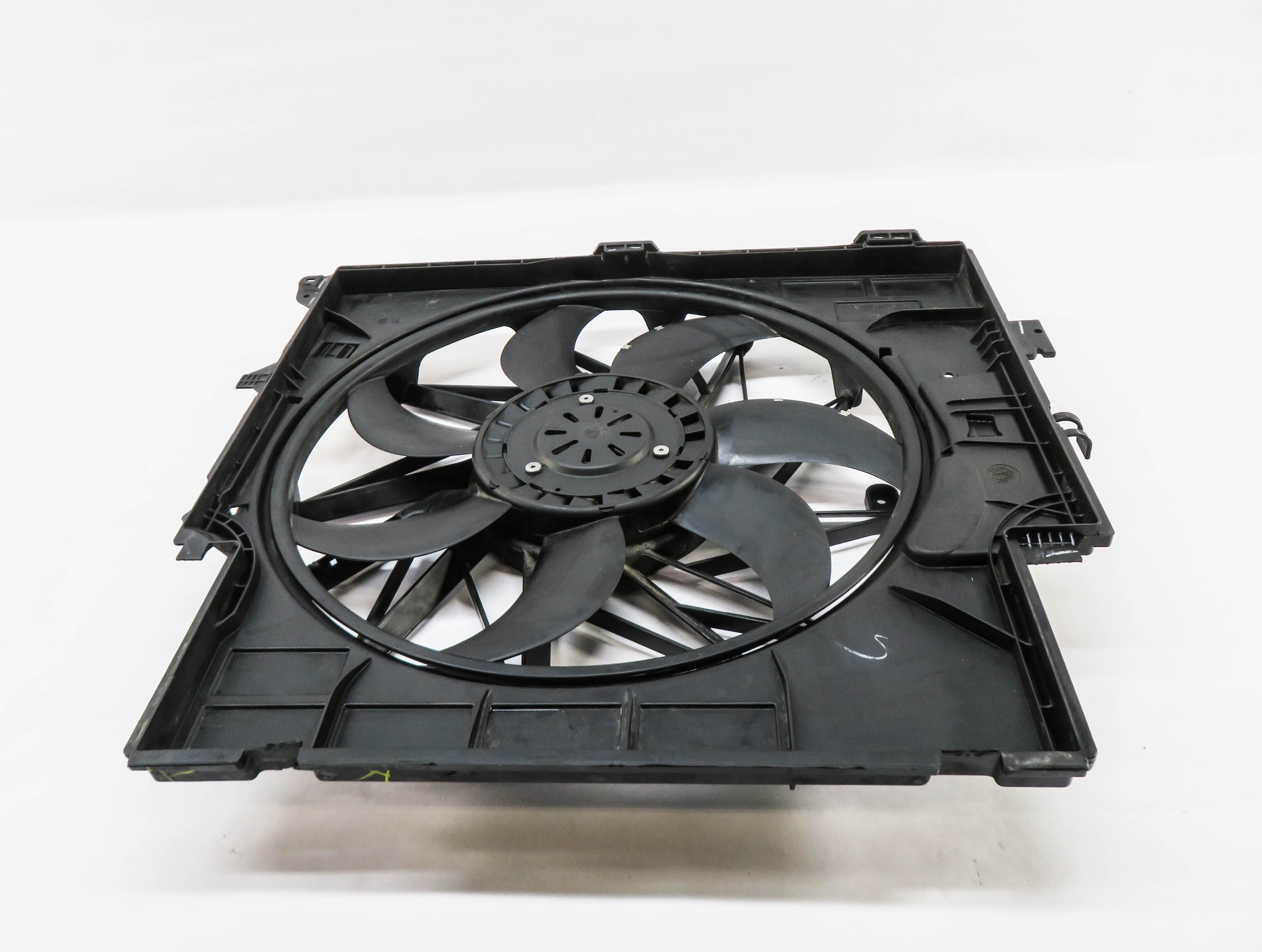 2013-2018 BMW X3 X4 (F25 F26) 2.0L N20 TURBO ENGINE - RADIATOR COOLING FAN — exact item pictured