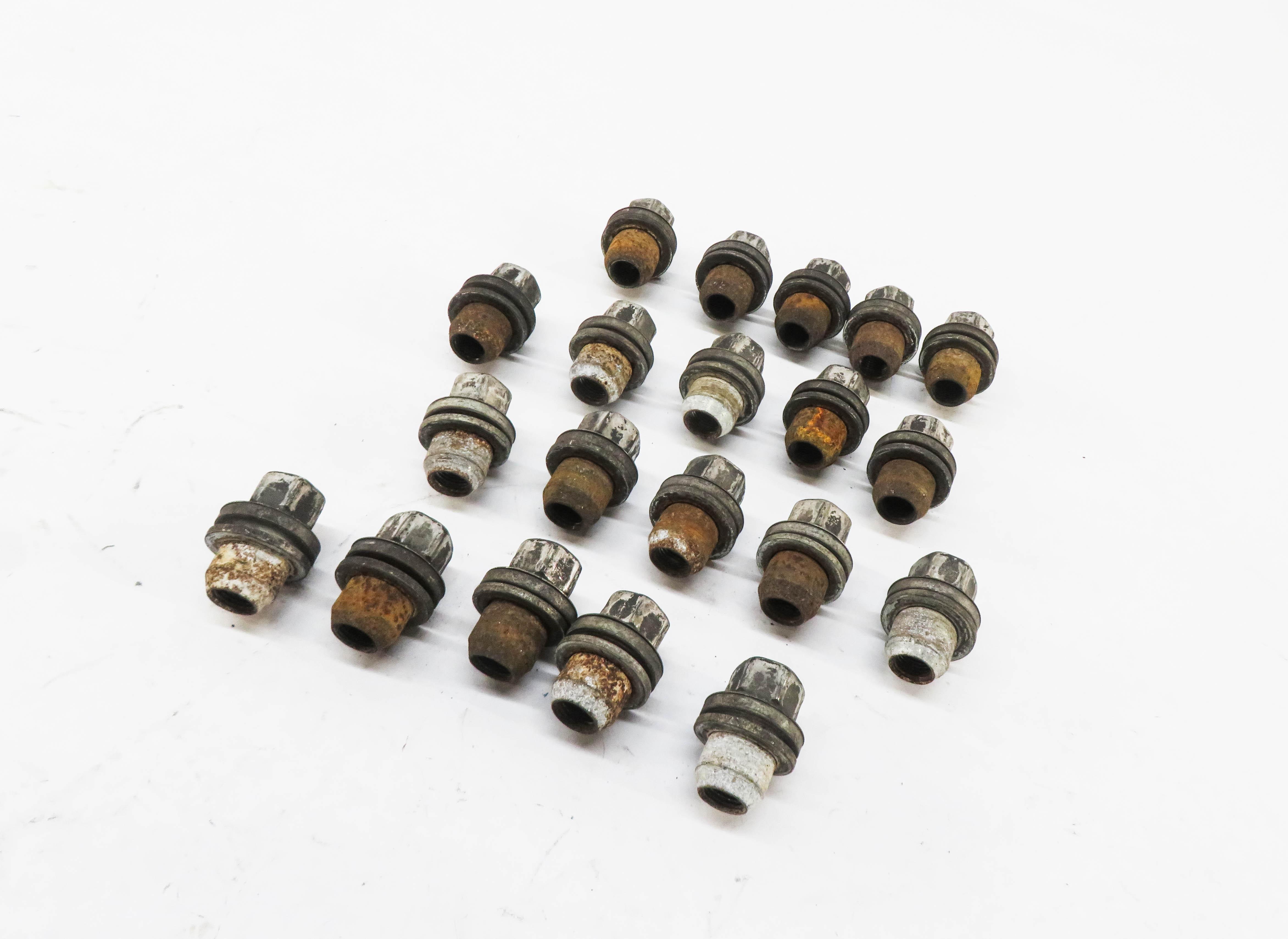 2005-2018 RANGE ROVER / SPORT LR3 LR4 DISCOVERY WHEEL TIRE RIM LUG NUT SET-20 — exact item pictured