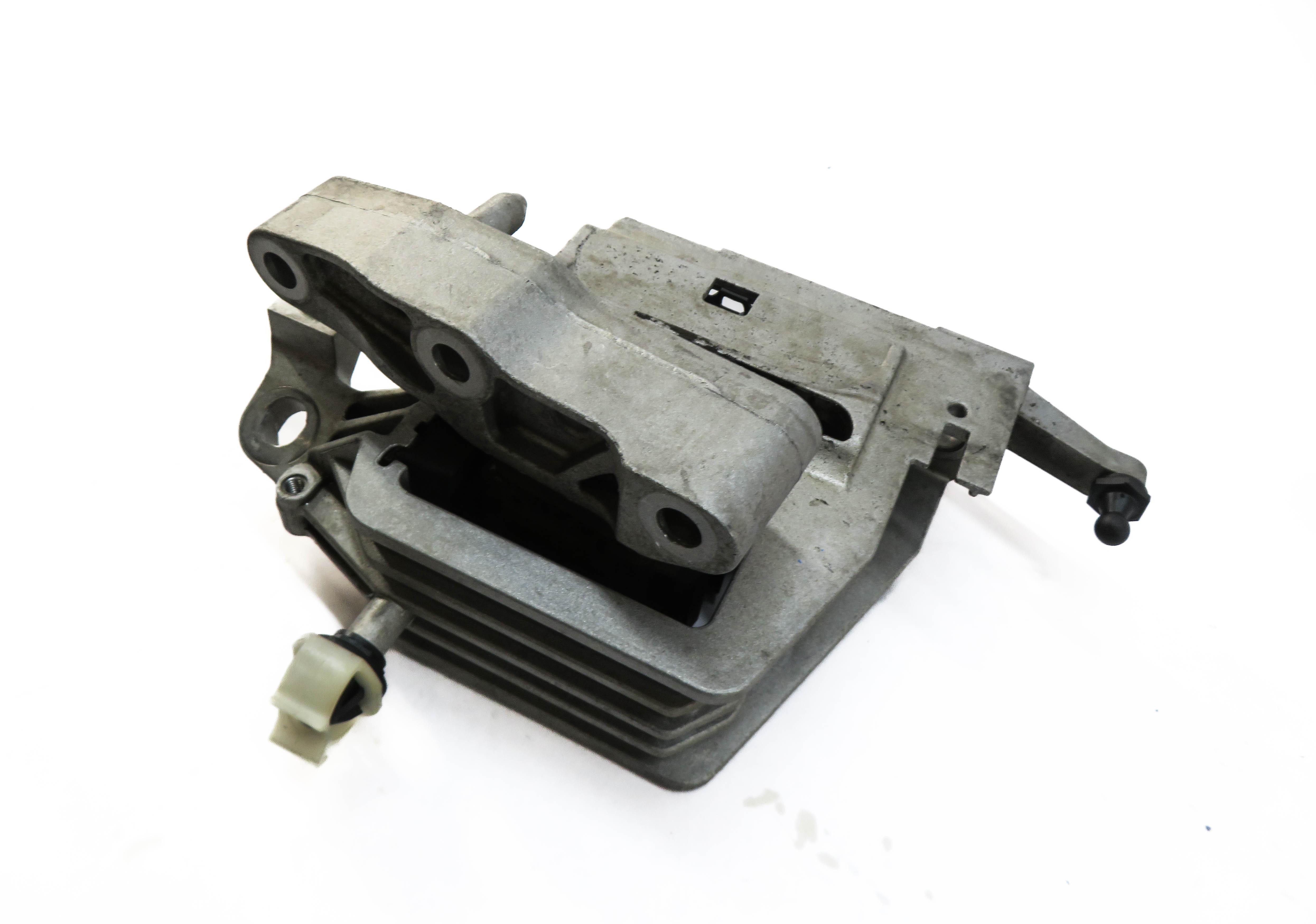 2016 BMW X1 (F48) 2.0L B46 TURBO ENGINE - LEFT MOTOR MOUNT BRACKET — exact item pictured
