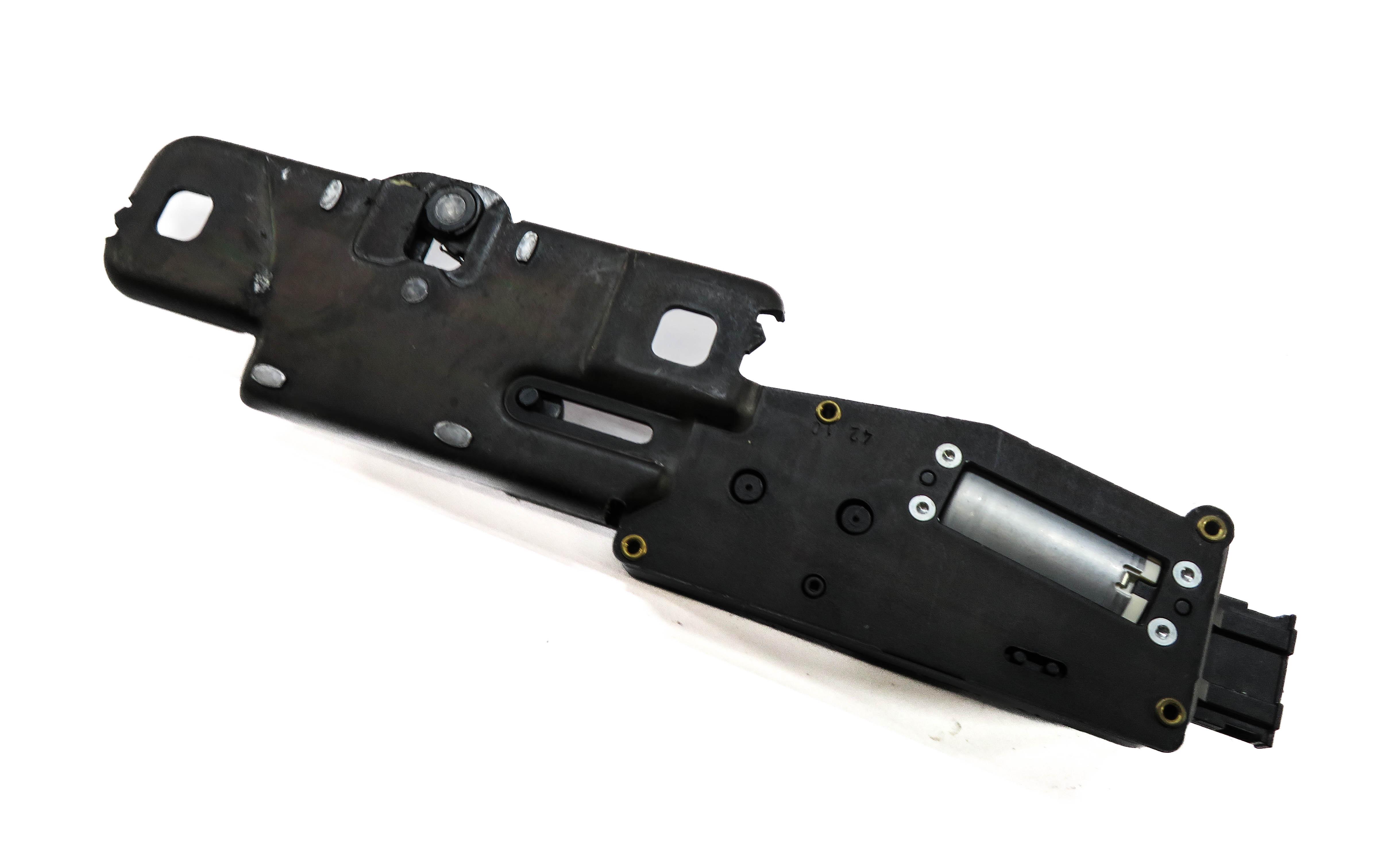 2011 AUDI Q5 (B8 8R) REAR TRUNK LOCK LATCH ACTUATOR STRIKER PLATE — exact item pictured