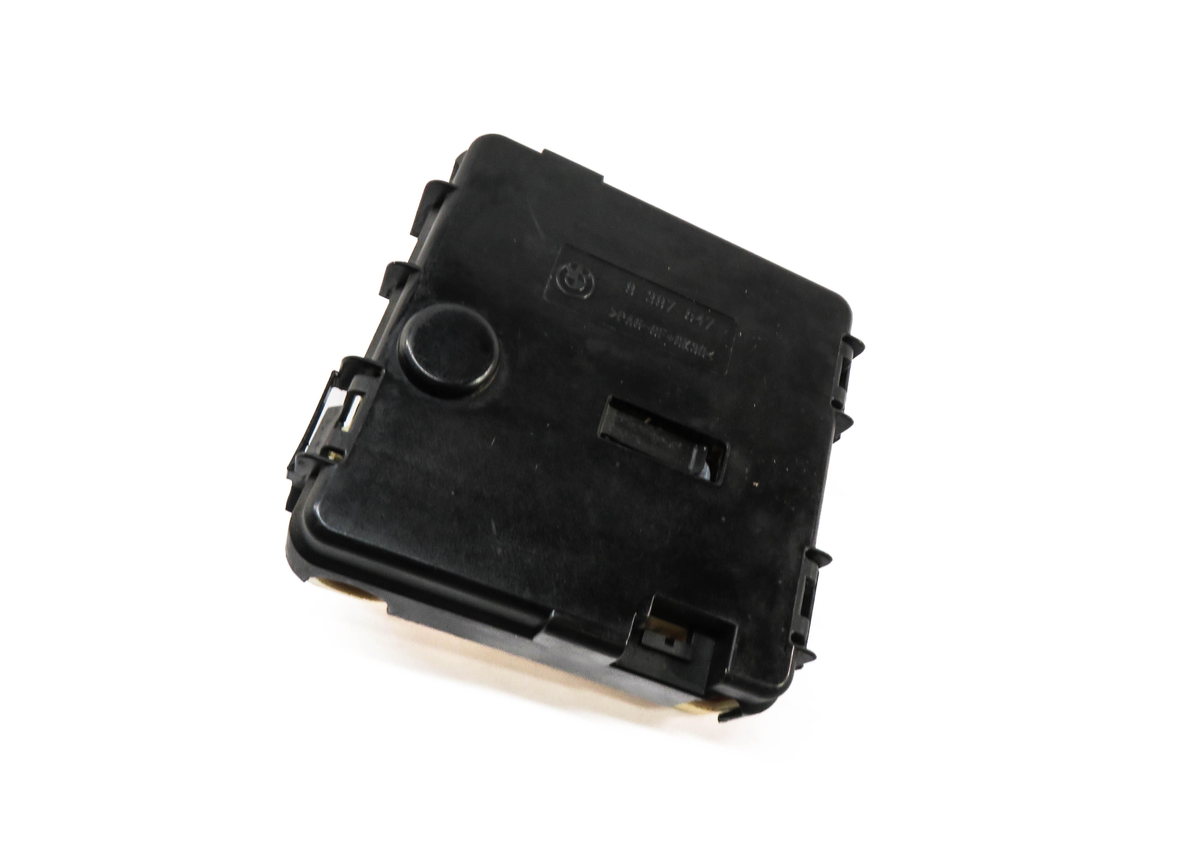 2004 BMW Z4 (E85) POSITIVE BATTERY JUNCTION BOX — exact item pictured