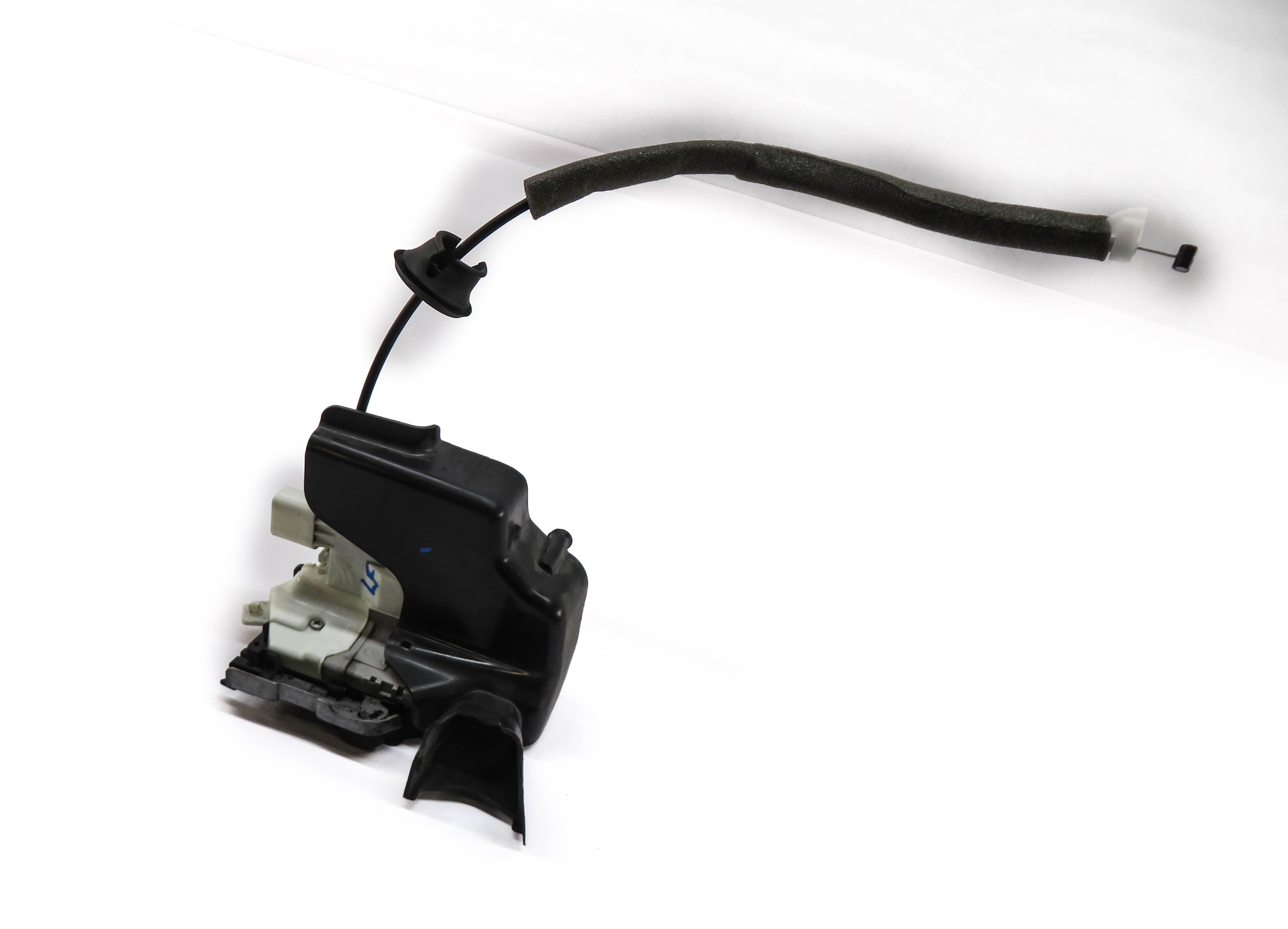 15-18 AUDI A3 S3 A4 A5 Q5 TT (8V B9 MK3 FY) LEFT FRONT DRIVER DOOR LOCK LATCH — exact item pictured