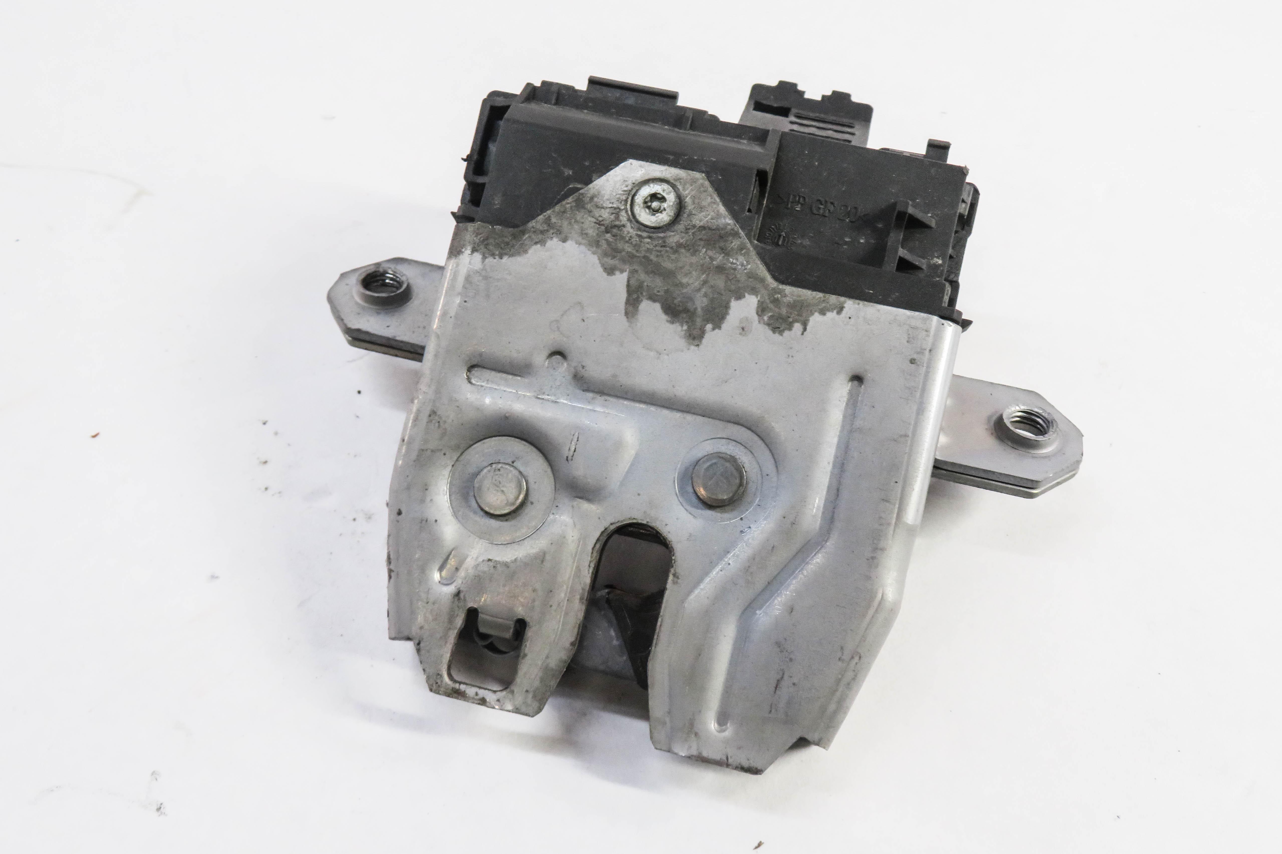 2011 RANGE ROVER SPORT (L320) REAR TRUNK LOCK LATCH ACTUATOR — exact item pictured