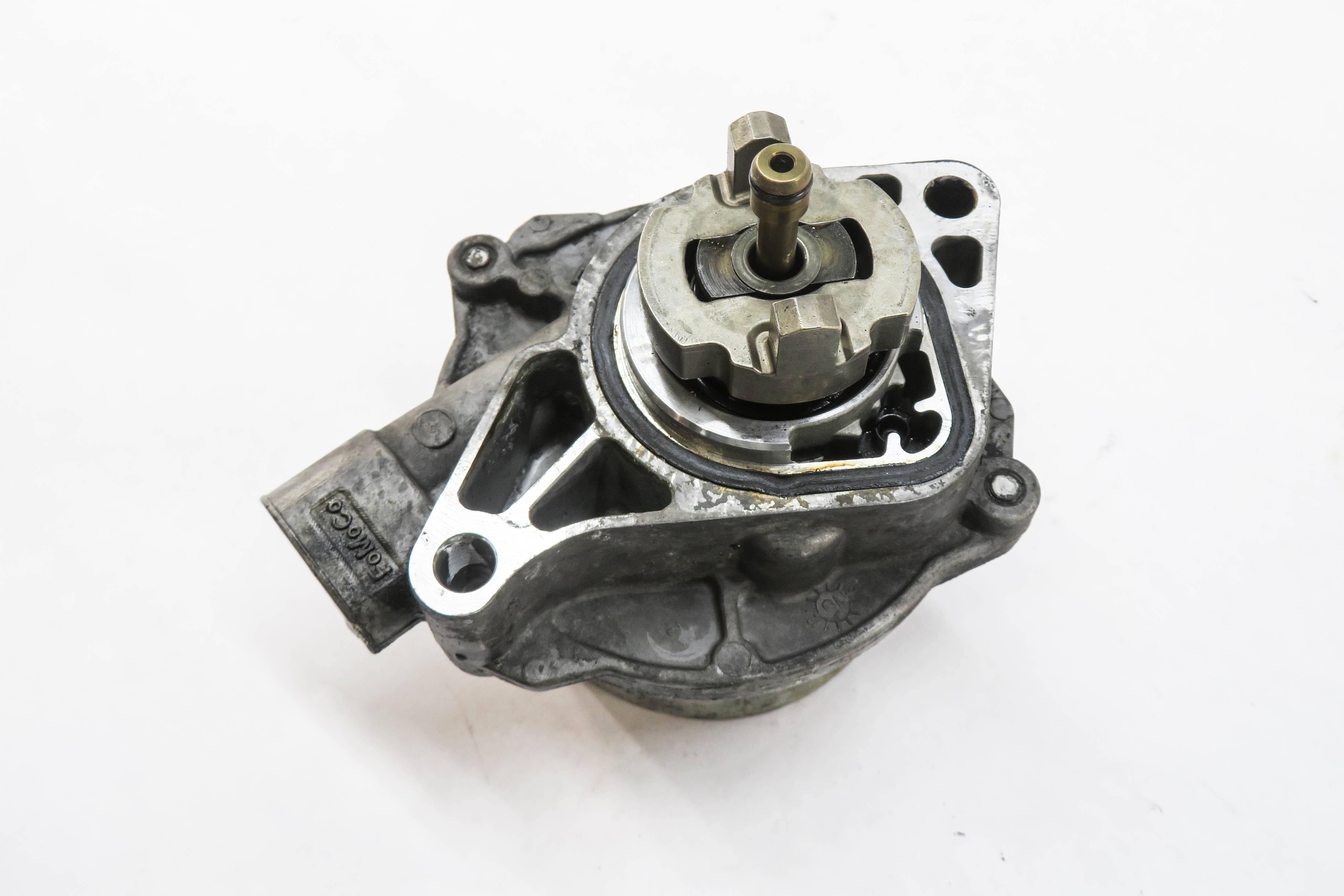 2010-2019 RANGE ROVER SPORT LR4 JAGUAR XE XF XK - 3.0L / 5.0L BRAKE VACUUM PUMP — exact item pictured