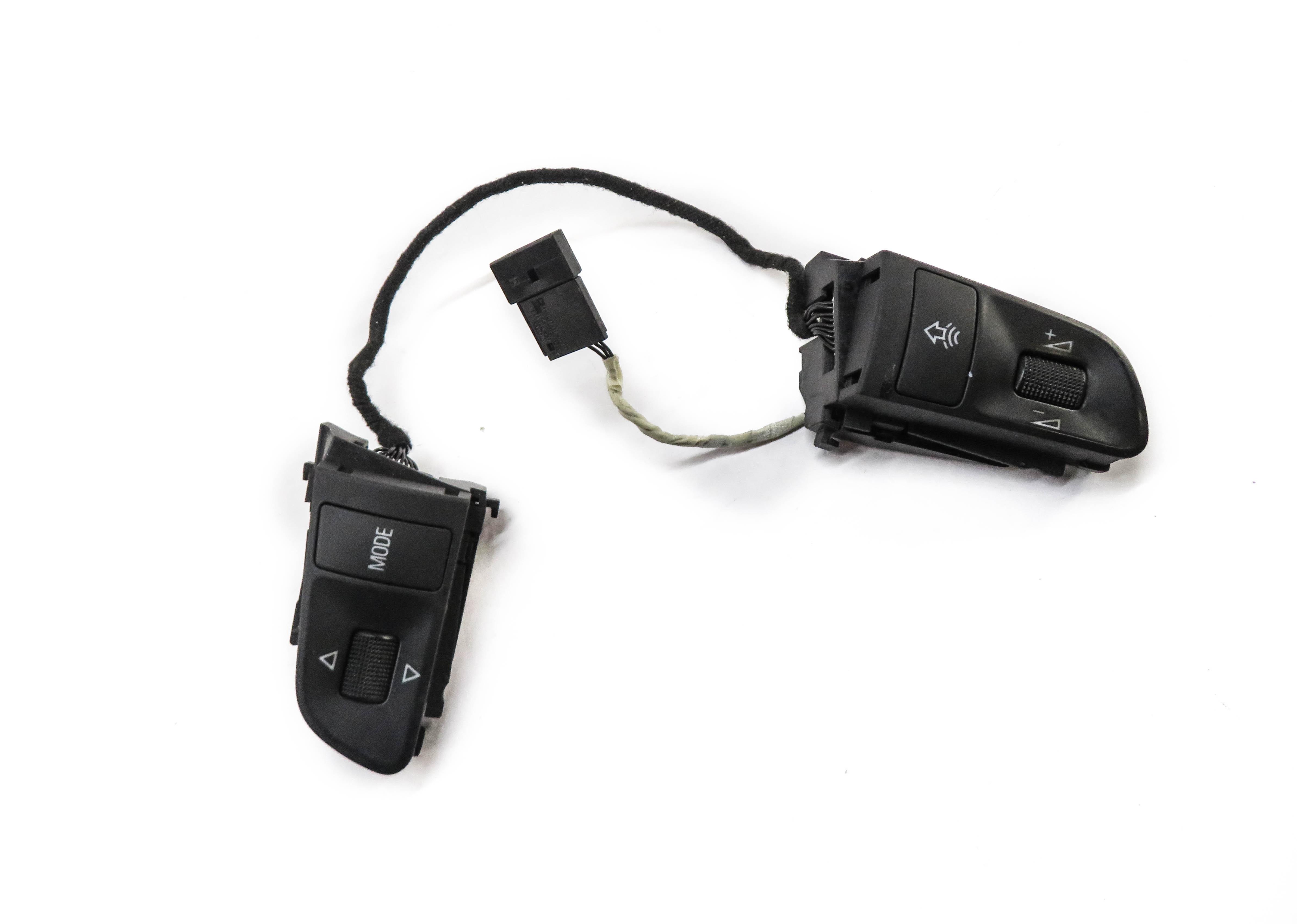 2005 AUDI S4 (B6 8E) STEERING WHEEL SWITCH BUTTON SET — exact item pictured