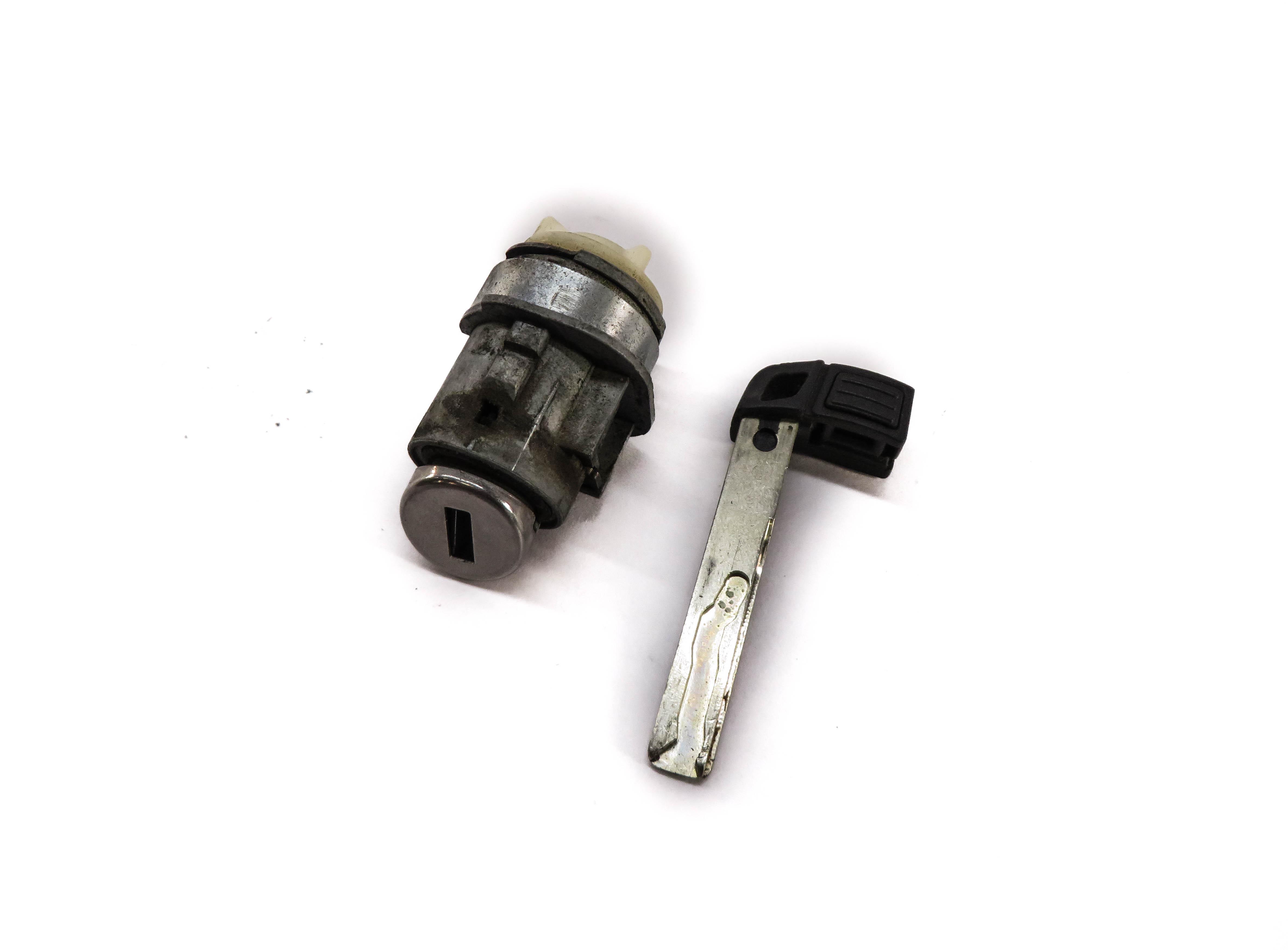 2015 BMW Z4 (E89) LEFT FRONT DRIVER DOOR LOCK CYLINDER w/ KEY — exact item pictured