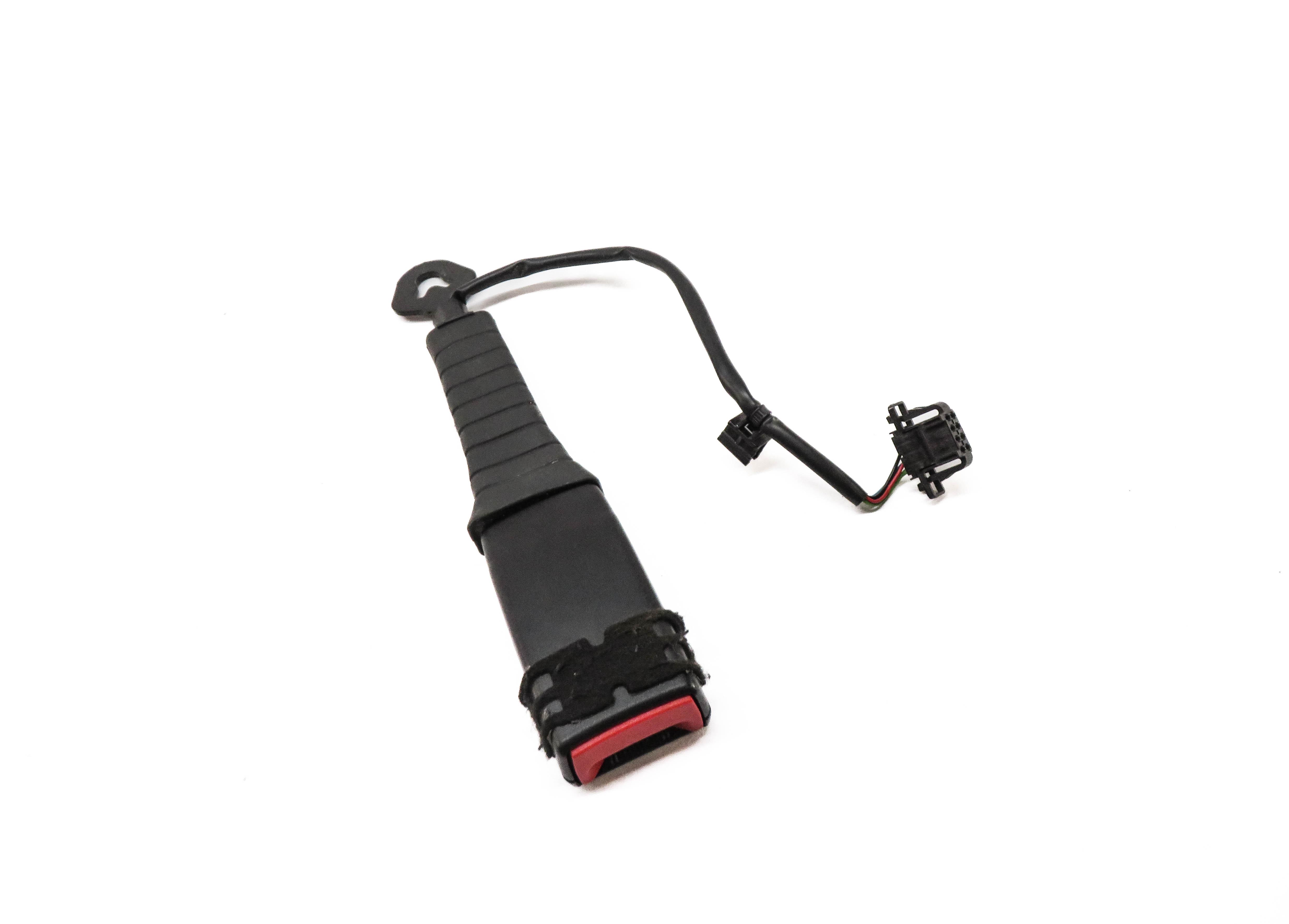 2009-2017 AUDI A4 A5 S4 S5 RS5 (B8 8K 8T) RIGHT FRONT SEATBELT BUCKLE RECEIVER — exact item pictured