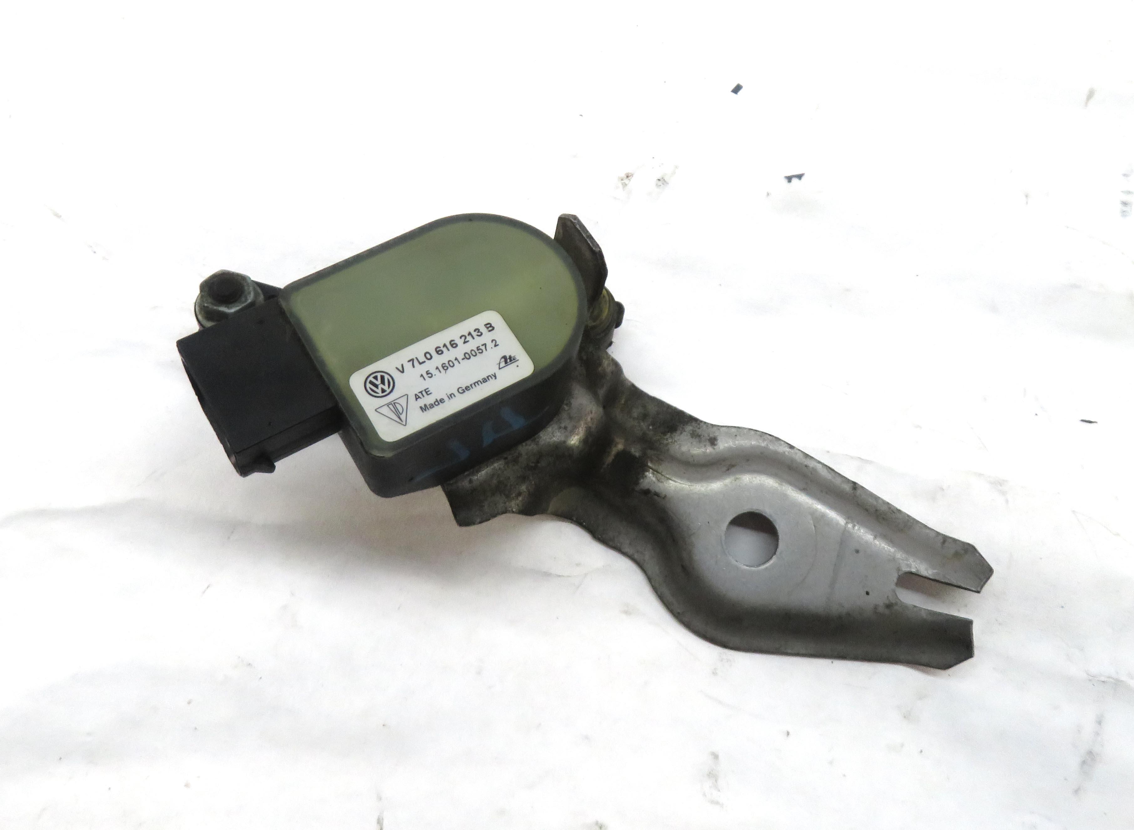 2006 PORSCHE CAYENNE (955) FRONT LEFT DRIVER HEIGHT LEVEL SENSOR 7L0616213B — exact item pictured