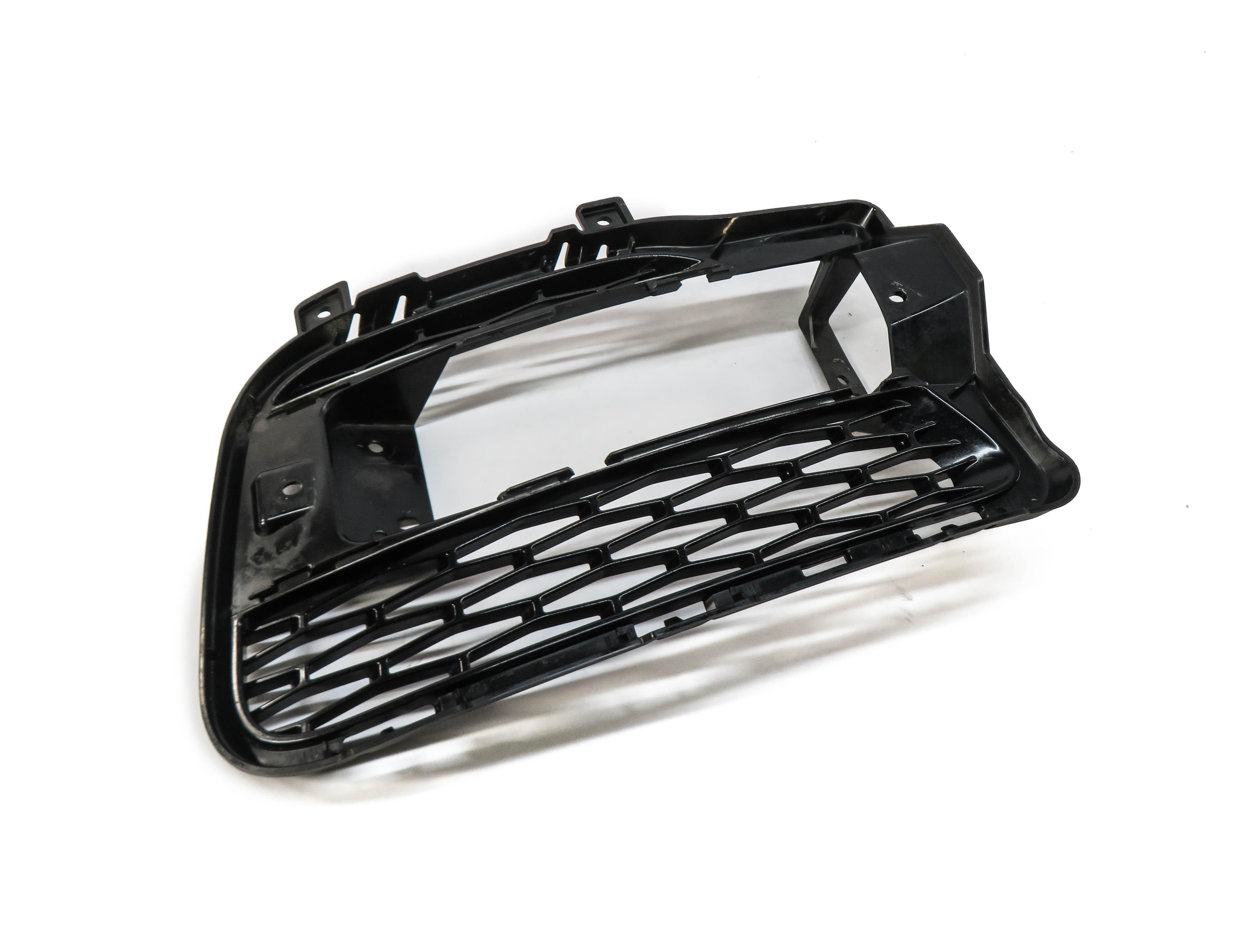 2014-2017 RANGE ROVER SPORT (L494) LEFT FRONT DRIVER FOGLIGHT GRILLE TRIM — exact item pictured