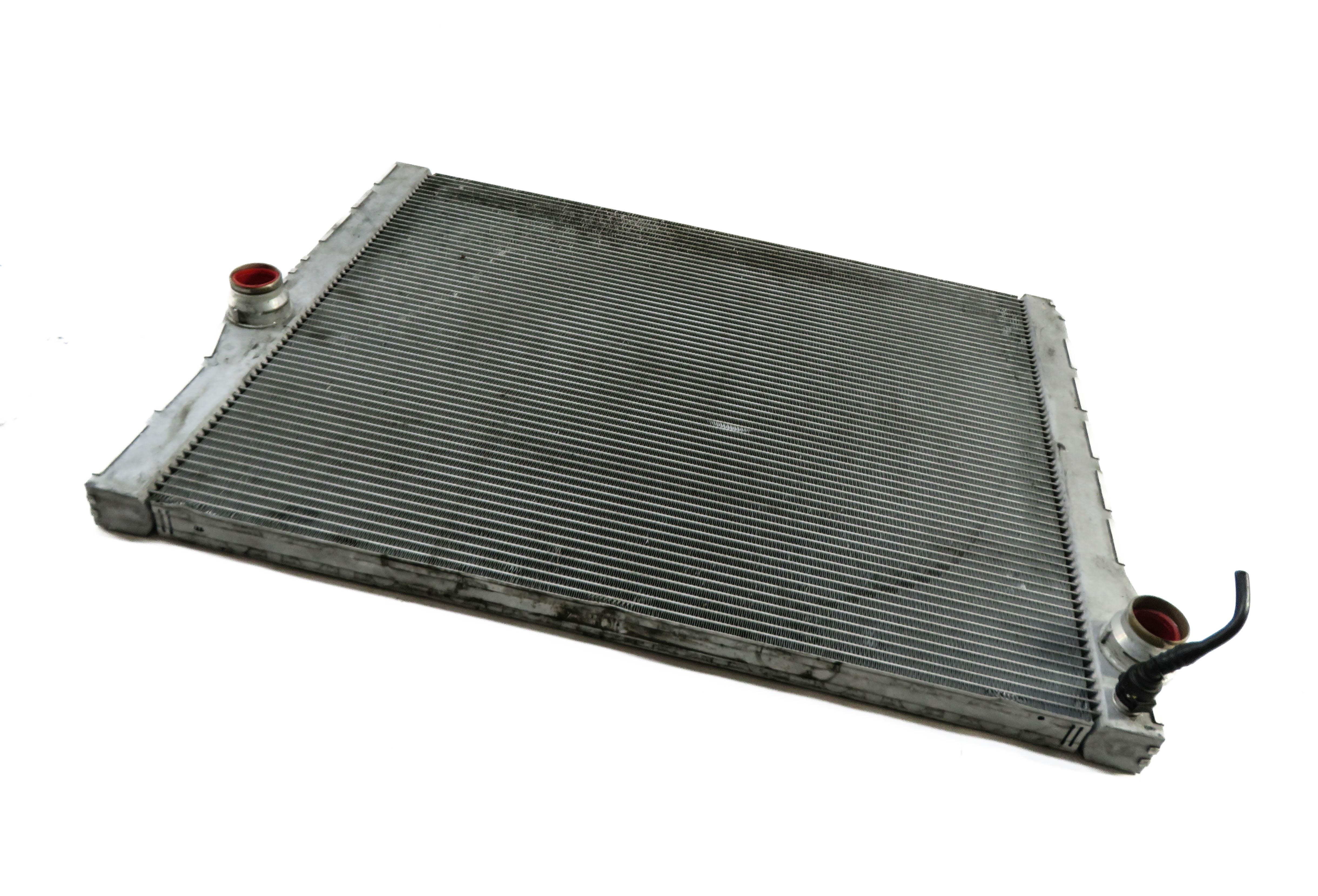 2013 BMW M5 ///M (F10) A/T - 5.0L S63 TWIN TURBO ENGINE MAIN PRIMARY RADIATOR — exact item pictured
