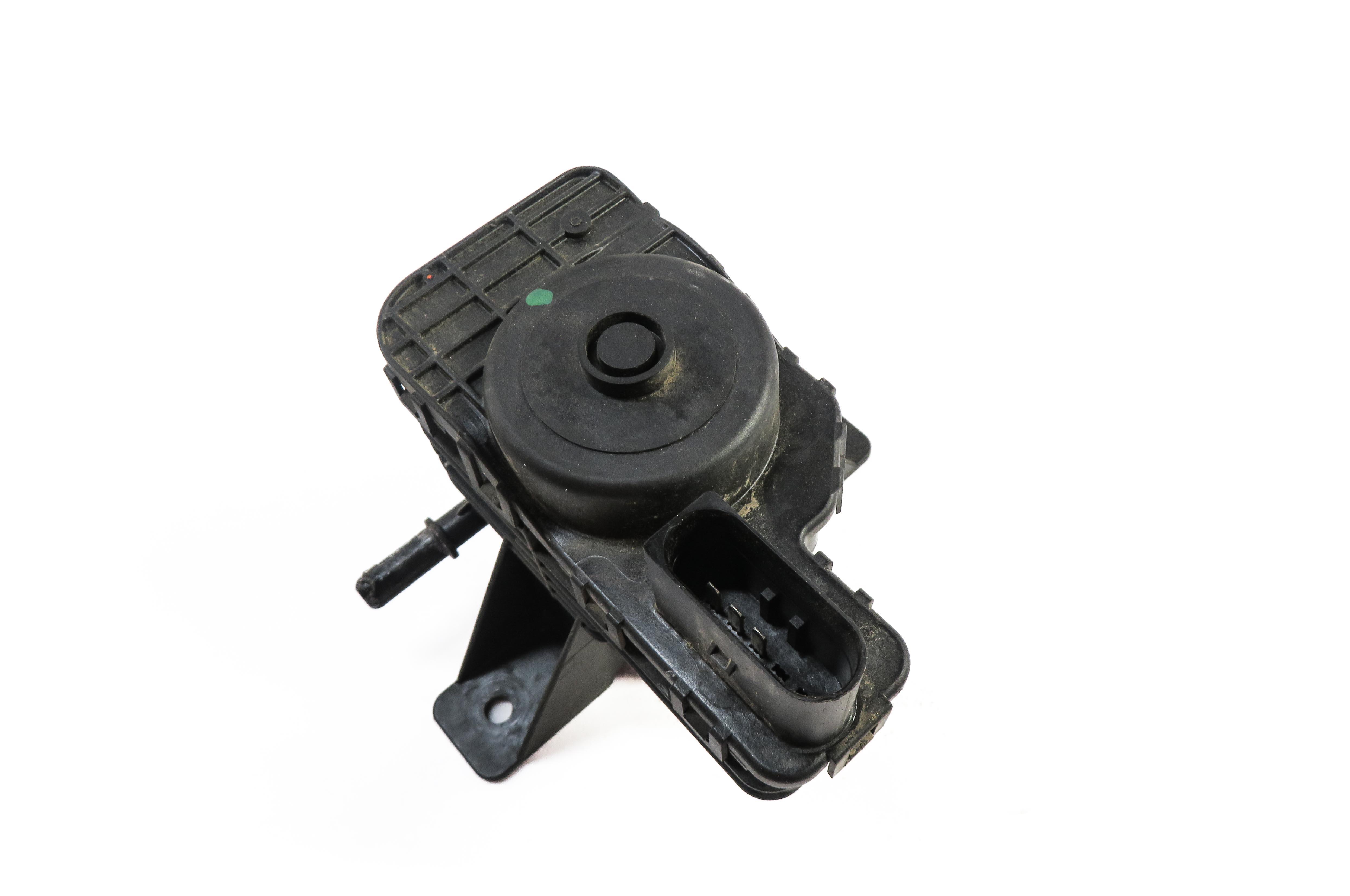 2009-2011 BMW X5 335D (E70 E90) 3.0L M57Y DIESEL EMISSION FLUID TRANSFER PUMP — exact item pictured
