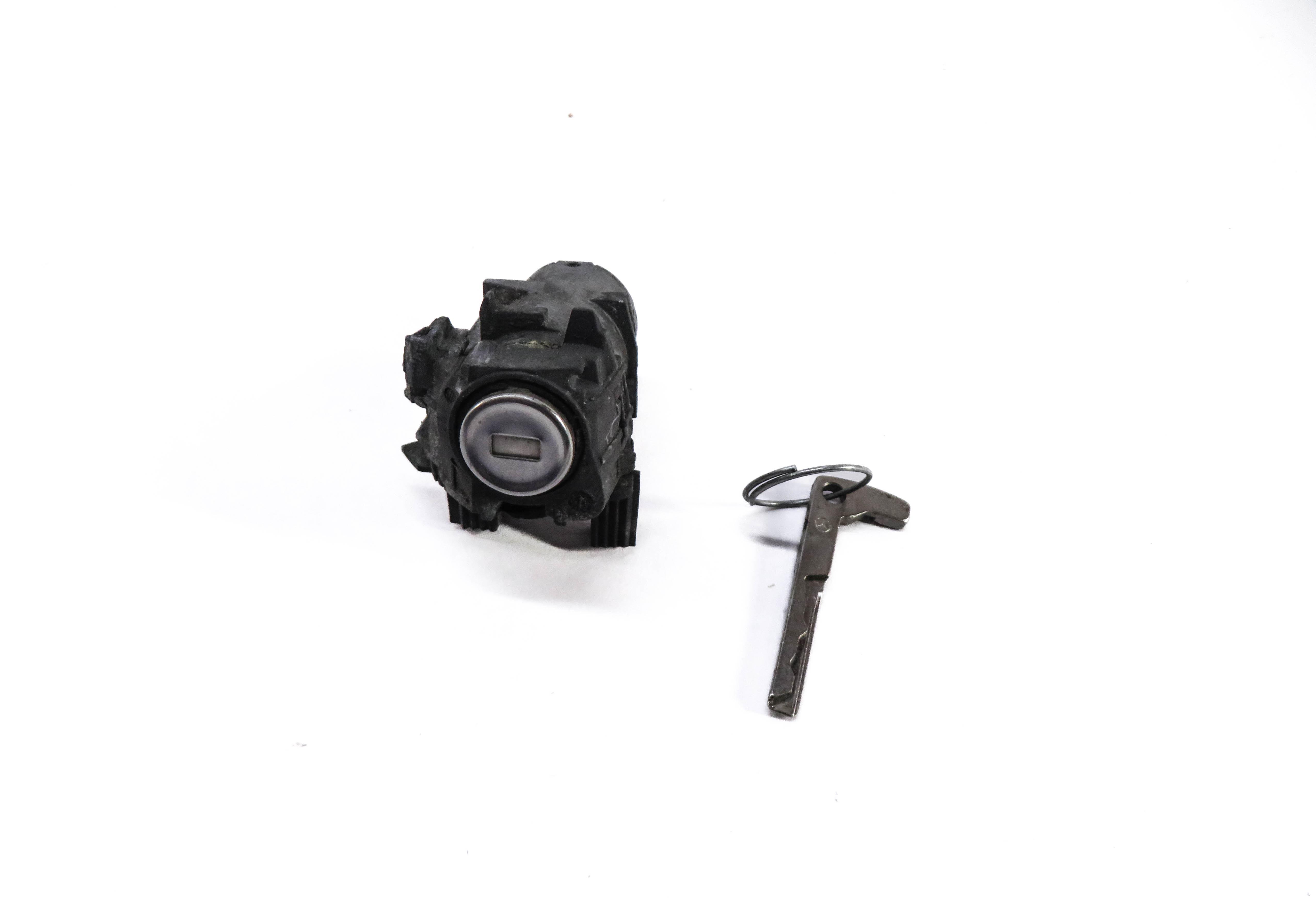 2014 MERCEDES GL450 (X166) LEFT FRONT DRIVER DOOR HANDL LOCK CYLINDER w/ KEY — exact item pictured