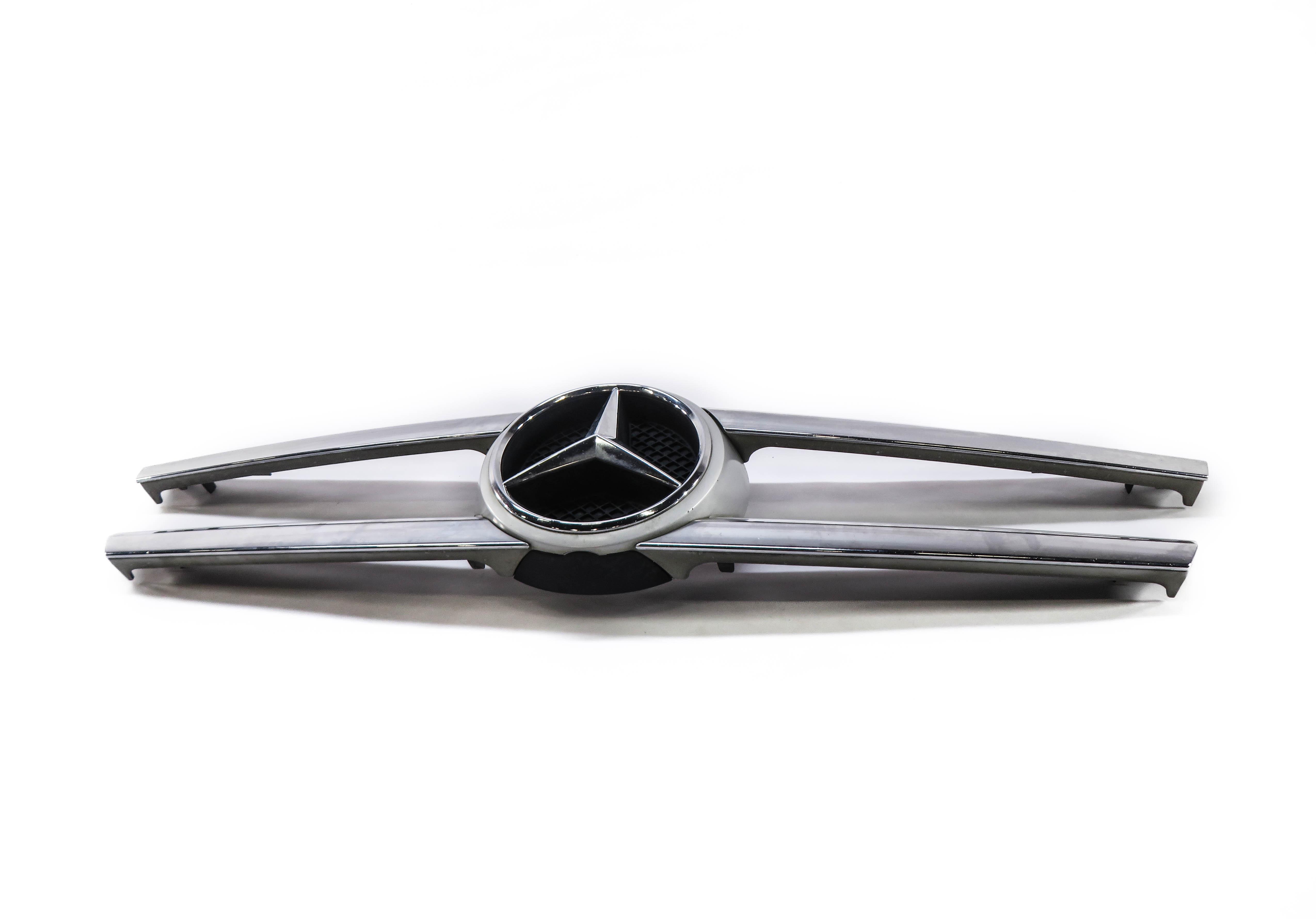 2013-2016 MERCEDES GL350 GL450 (X166) FRONT UPPER CENTER HOOD GRILLE TRIM — exact item pictured