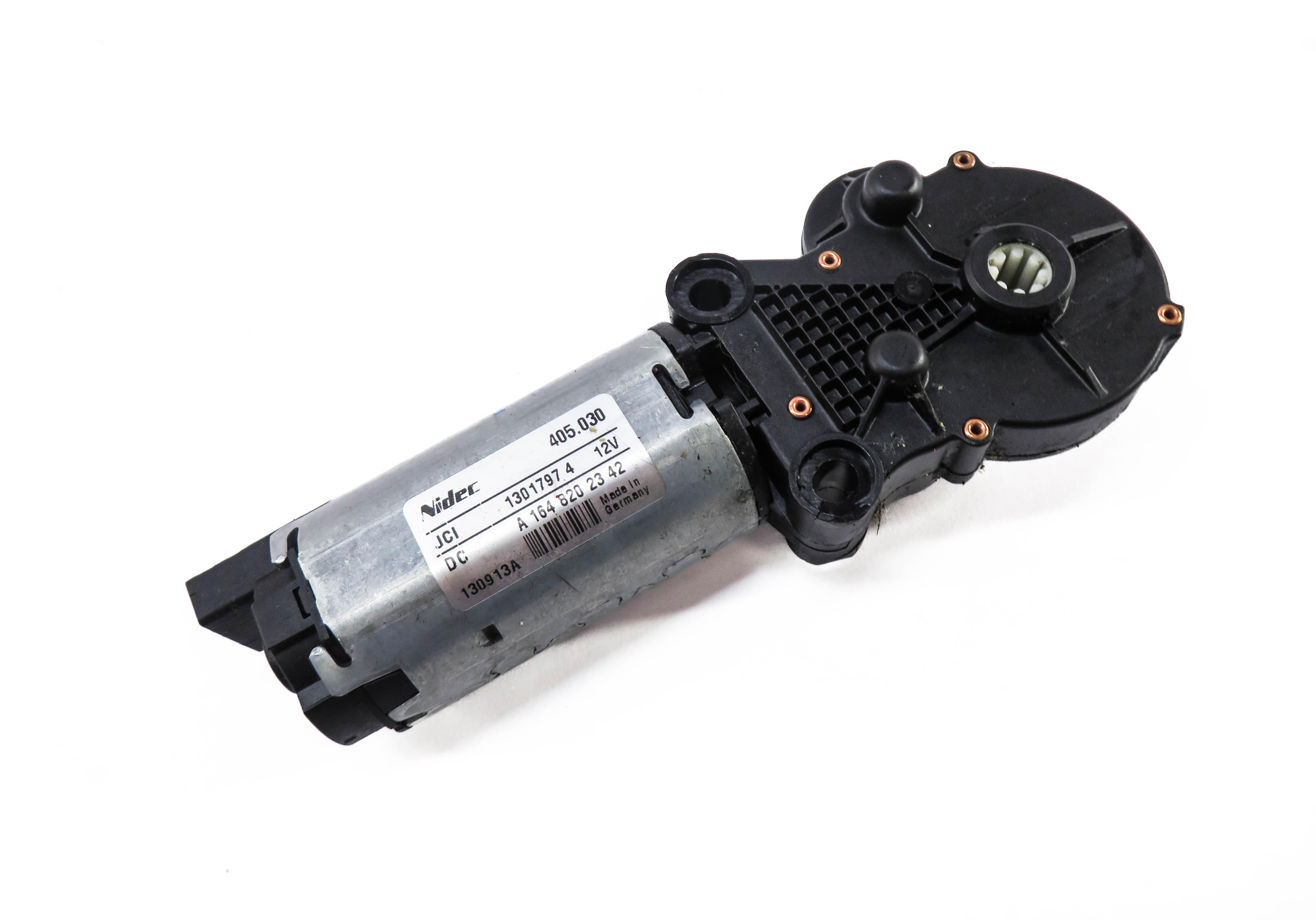2014 MERCEDES GL450 (X166) REAR 3rd THIRD ROW FOLDING SEAT ADJUSTMENT MOTOR — exact item pictured