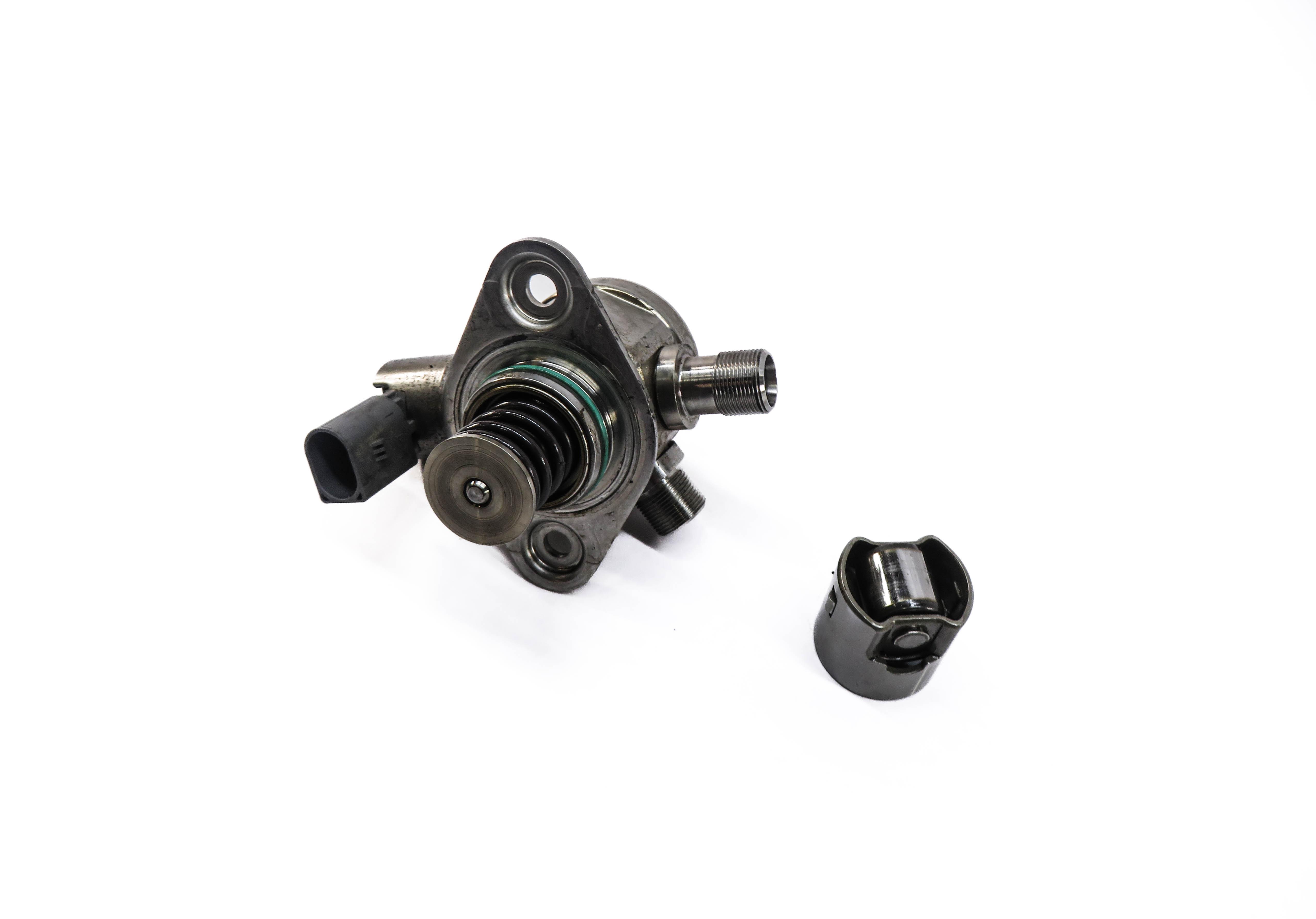 2011-2020 MERCEDES E500 E550 S600 SL450 SL550 GL550 - LEFT MECHANICAL FUEL PUMP — exact item pictured
