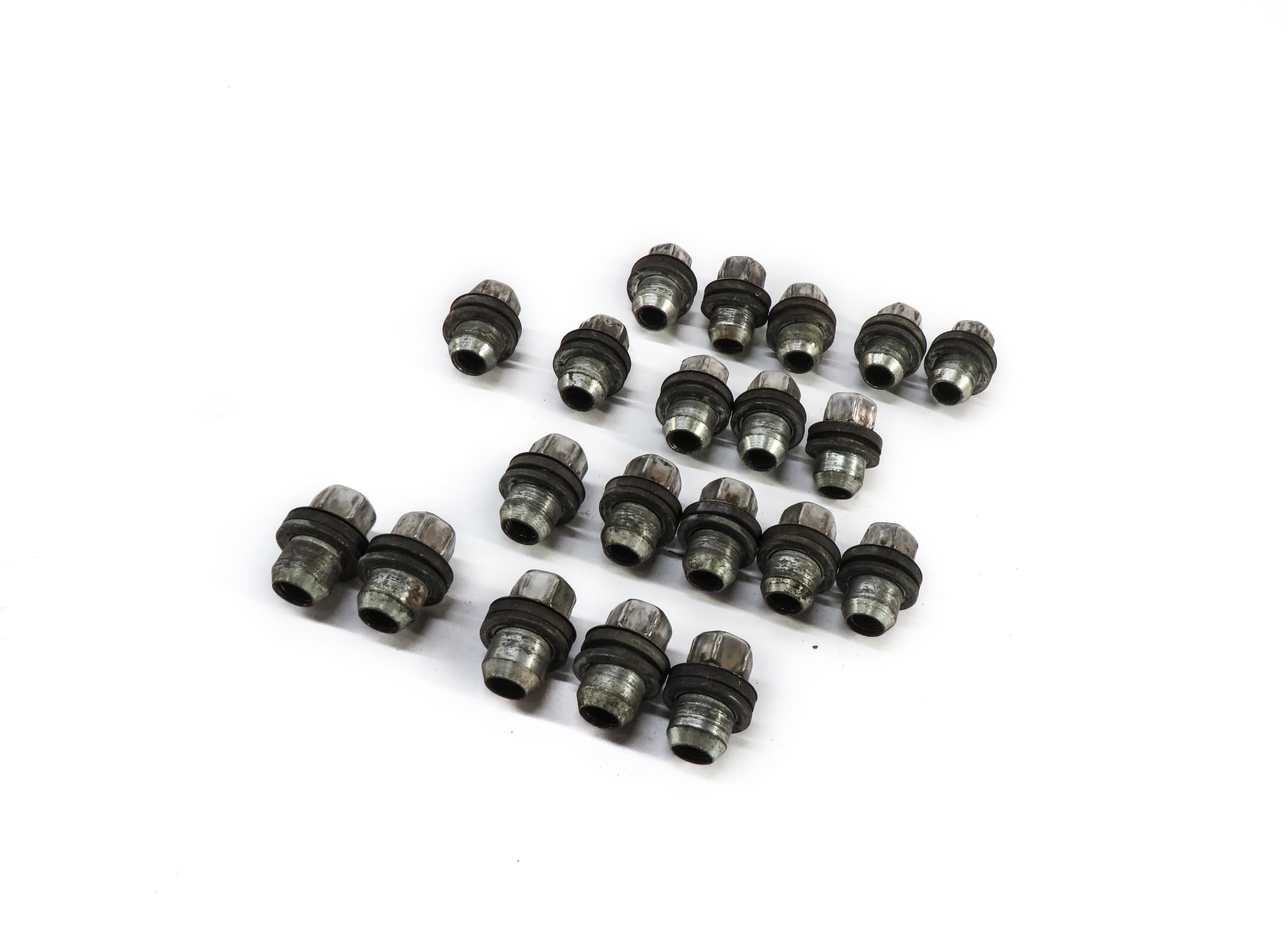 2005-2018 RANGE ROVER / SPORT LR3 LR4 DISCOVERY WHEEL TIRE RIM LUG NUT SET (20) — exact item pictured