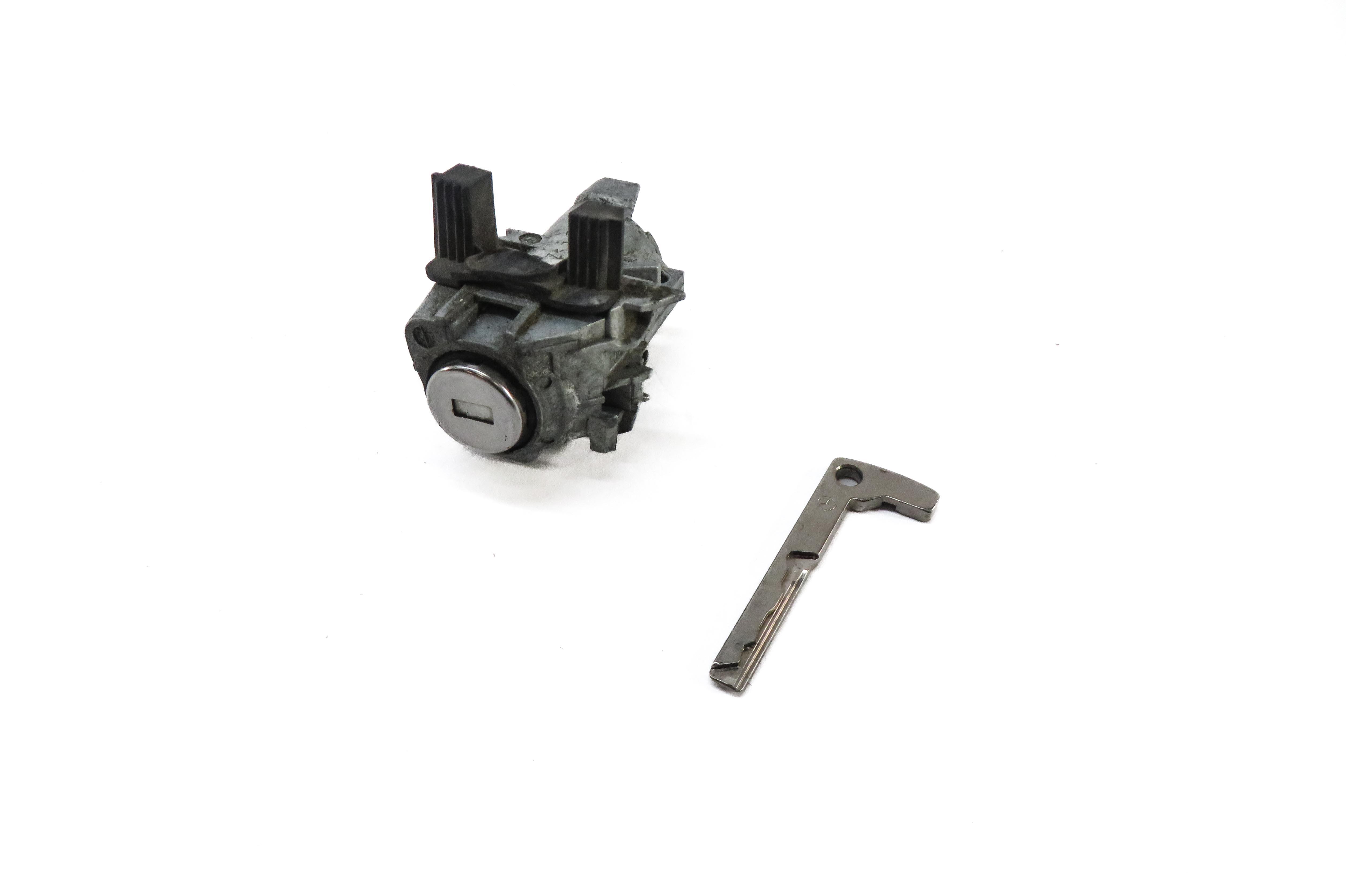 2014 MERCEDES GL450 (X166) LEFT FRONT DRIVER DOOR HANDLE LOCK CYLINDER w/ KEY — exact item pictured