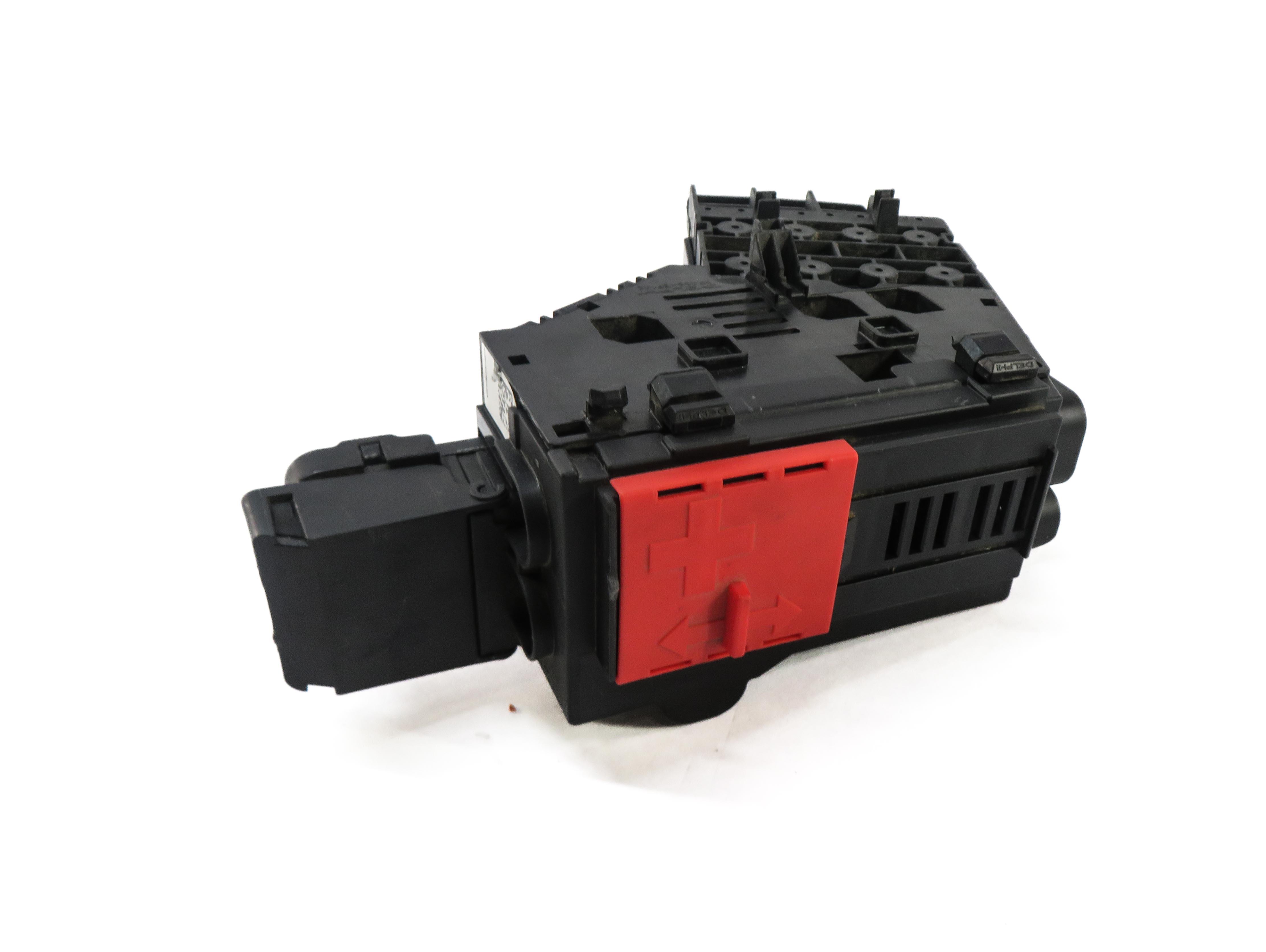 2014 MERCEDES GL450 (X166) FRONT POSITIVE BATTERY JUMP POST TERMINAL JUNCTION — exact item pictured