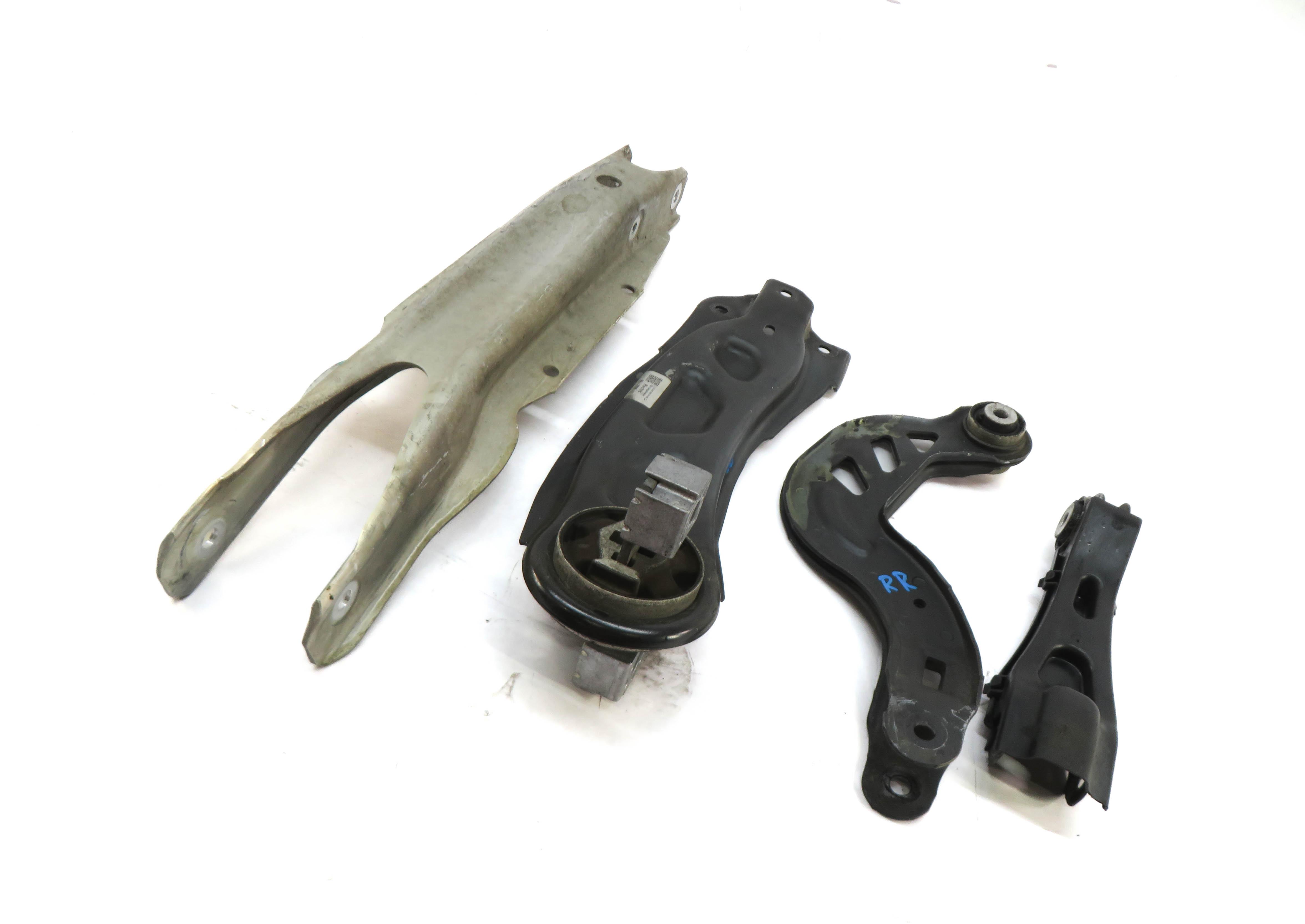 2017 MERCEDES BENZ GLA250 (X156) RIGHT PASSENGER REAR CONTROL ARM SET — exact item pictured