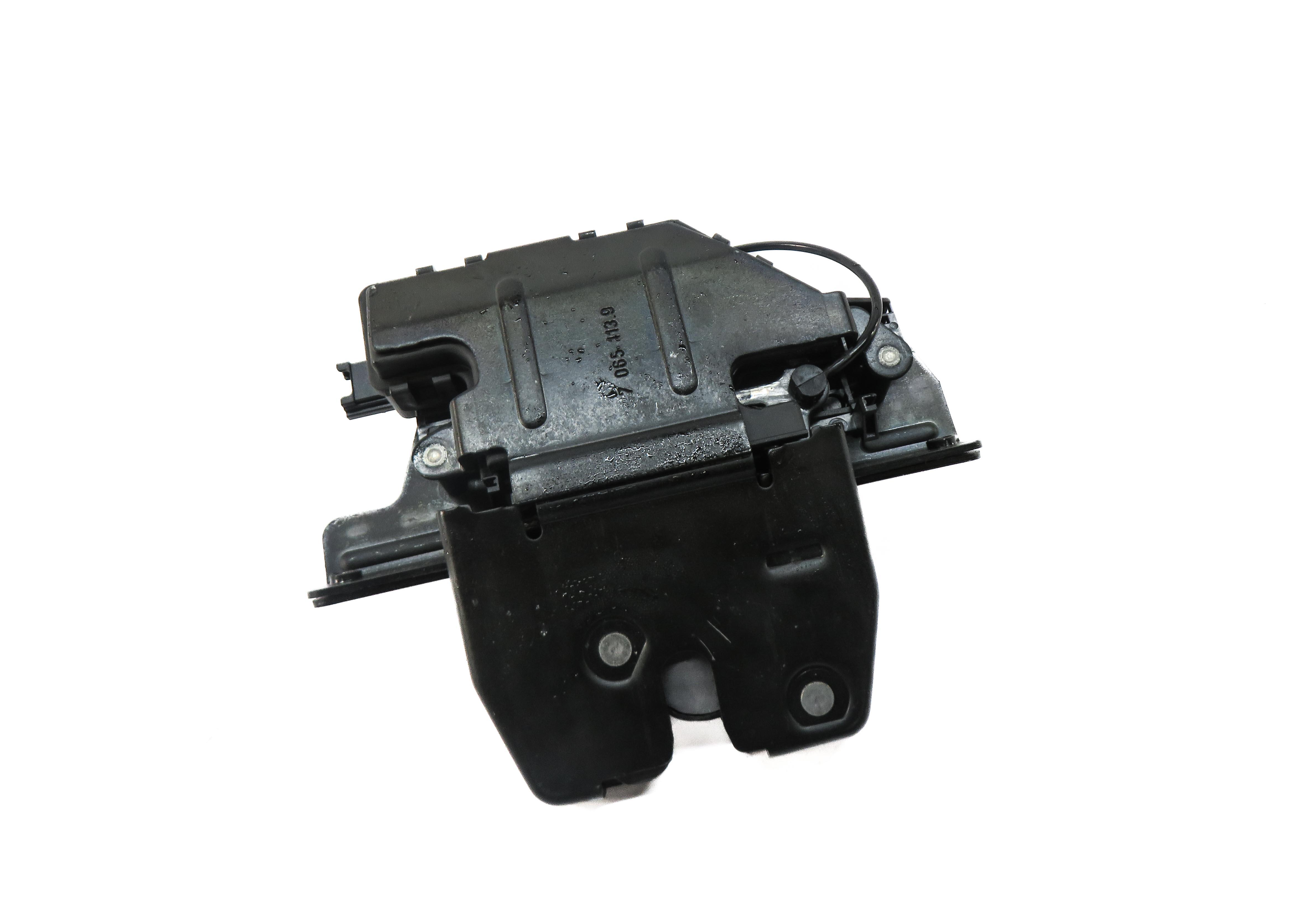 2011 RANGE ROVER (L322) REAR TRUNK LOCK LATCH ACTUATOR — exact item pictured