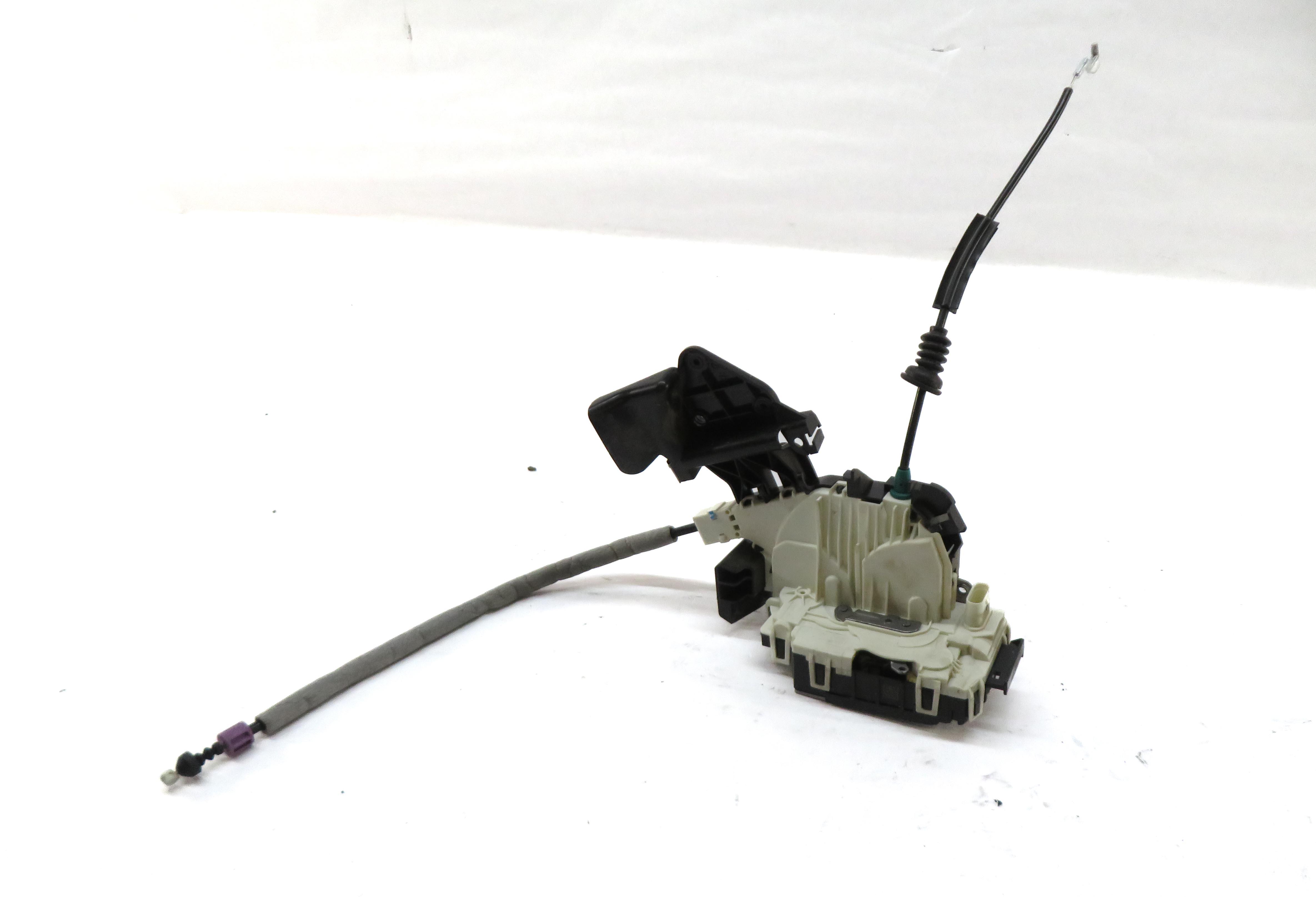 10-19 MERCEDES C300 C350 E350 E550 GLK250 GLK350 SL550 - LEFT FRONT DOOR LATCH — exact item pictured