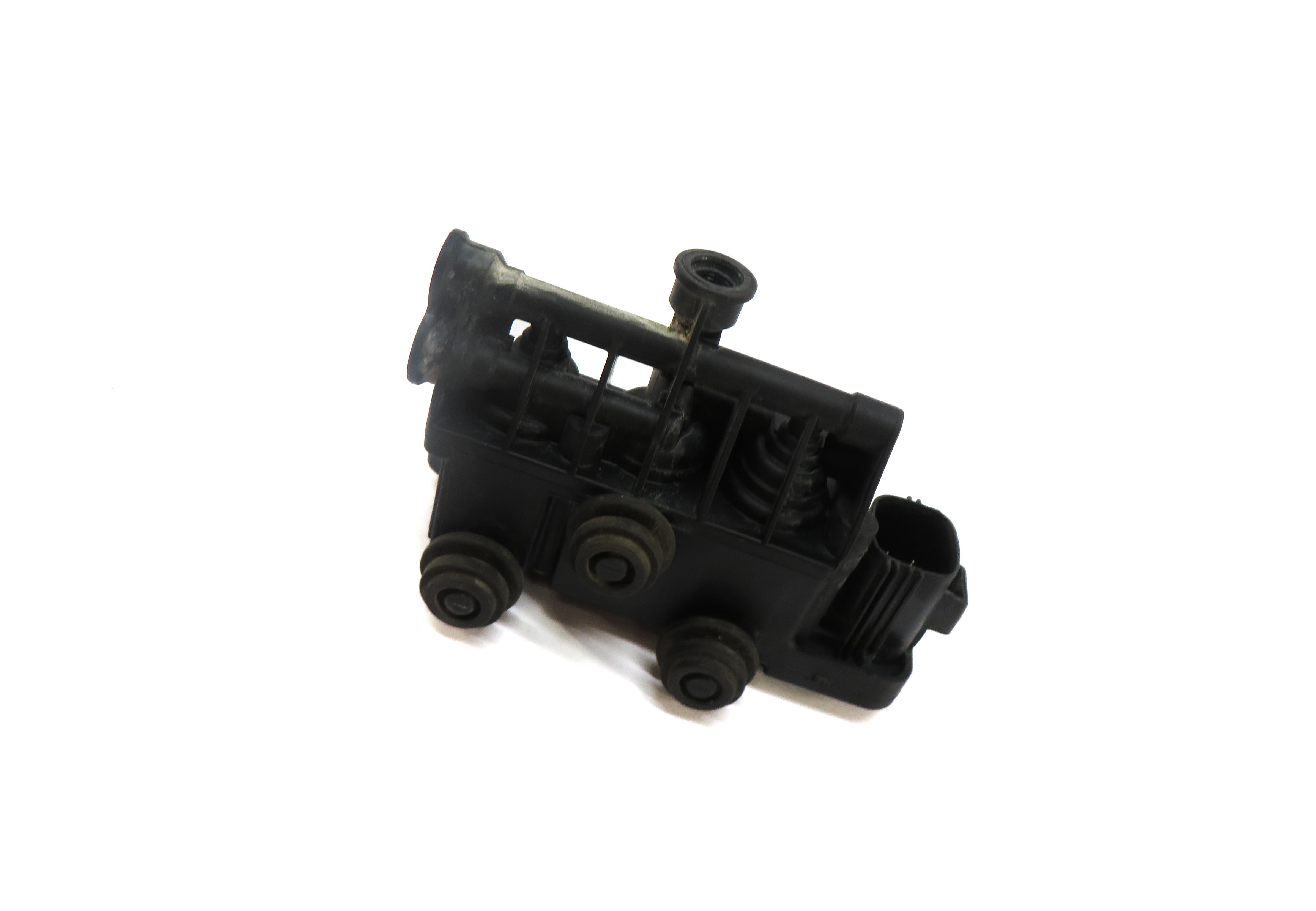 2006 RANGE ROVER (L322) AIR SUSPENSION VALVE BLOCK — exact item pictured