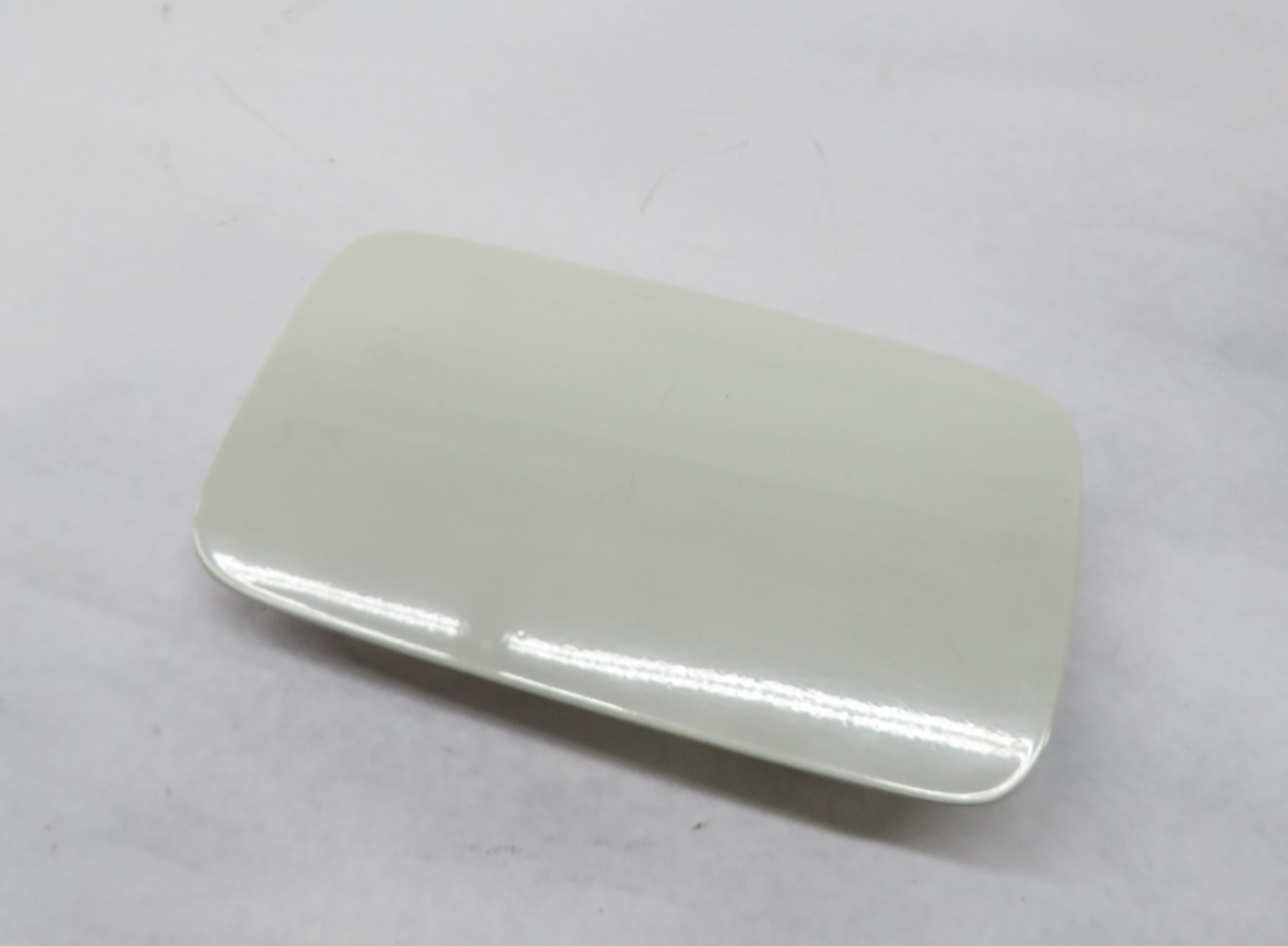 2003-2012 RANGE ROVER (L322) FUEL TANK DOOR LID COVER TRIM (CHAWTON WHITE 603) — exact item pictured