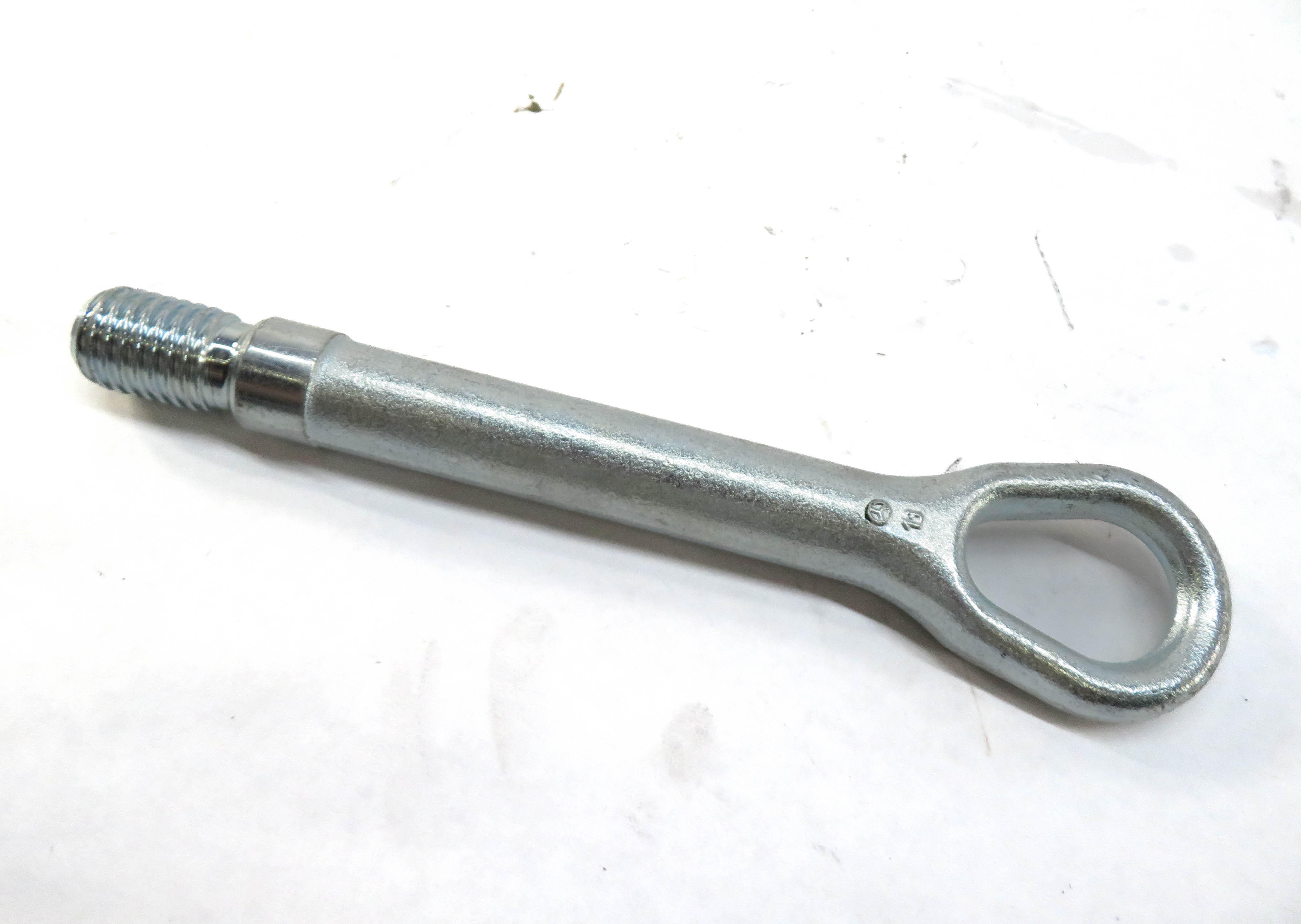 2014 MERCEDES C250 (W204) TOWING EYE TOW HOOK TOOL — exact item pictured