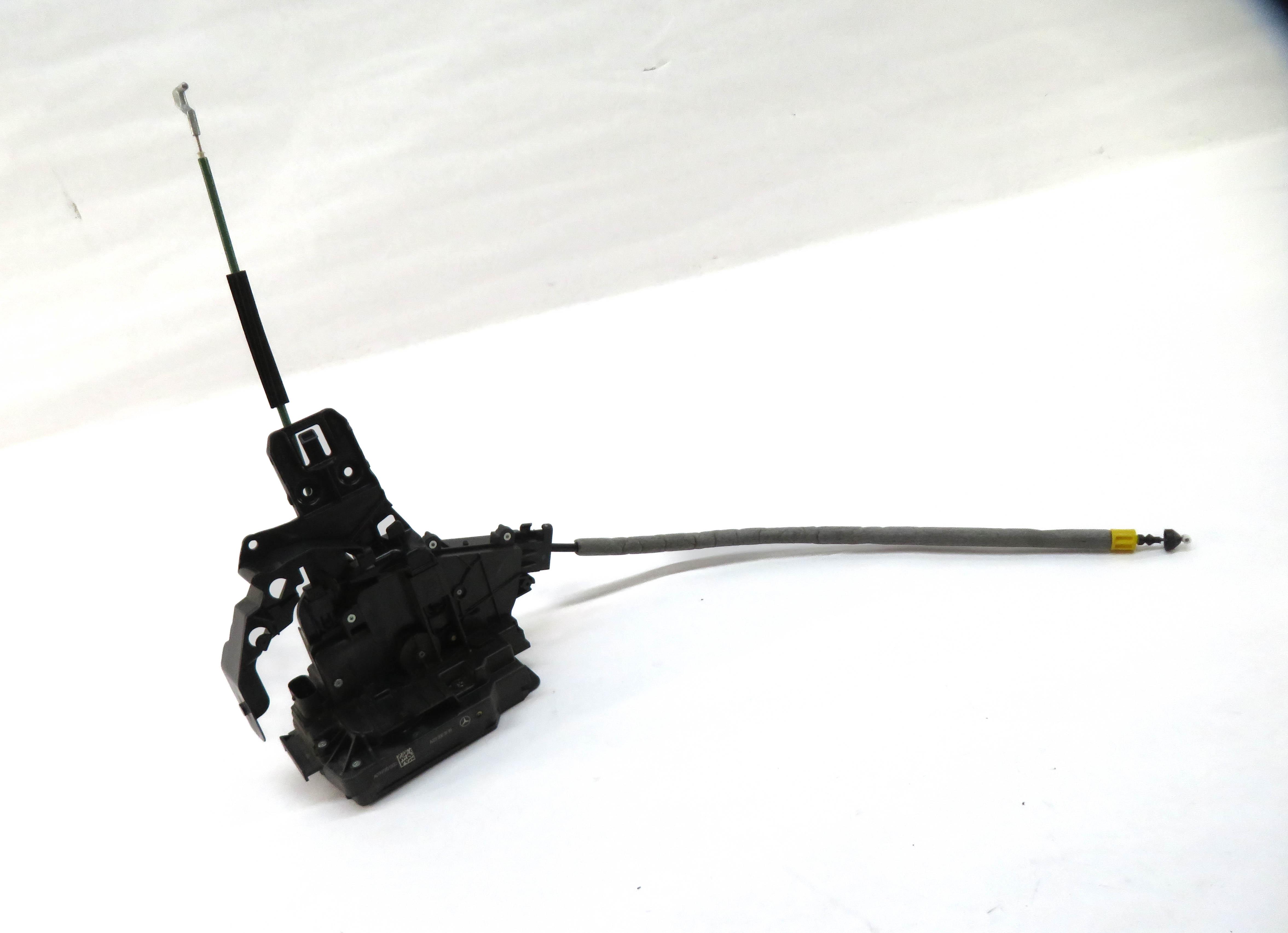 15-22 MERCEDES C300 C350 C400 C450 E300 E350 E400 E450 - RIGHT FRONT DOOR LATCH — exact item pictured