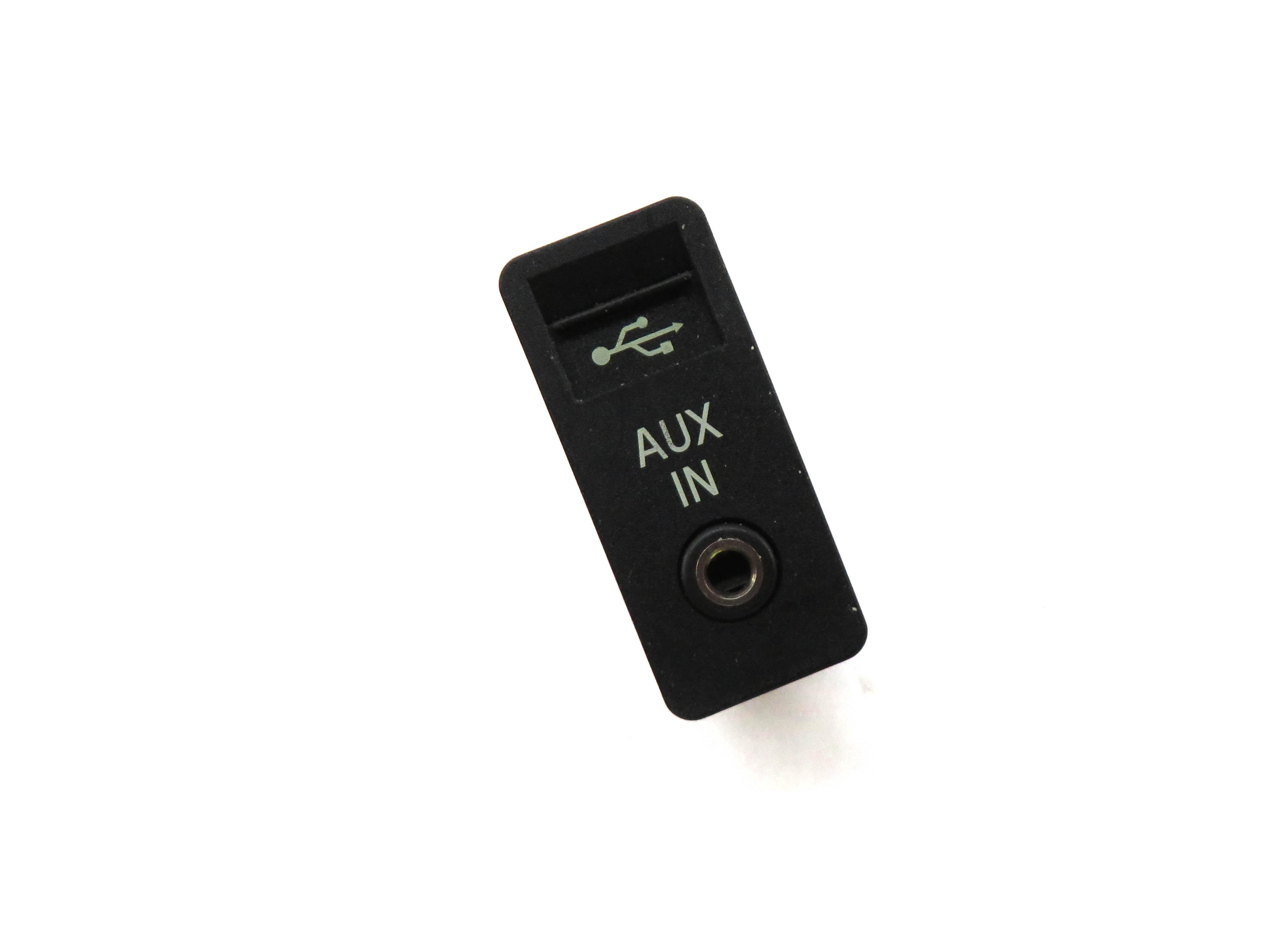 2011 BMW X3 (F25) RADIO STEREO AUXILIARY AUX IN JACK USB INPUT PORT 61319138402 — exact item pictured