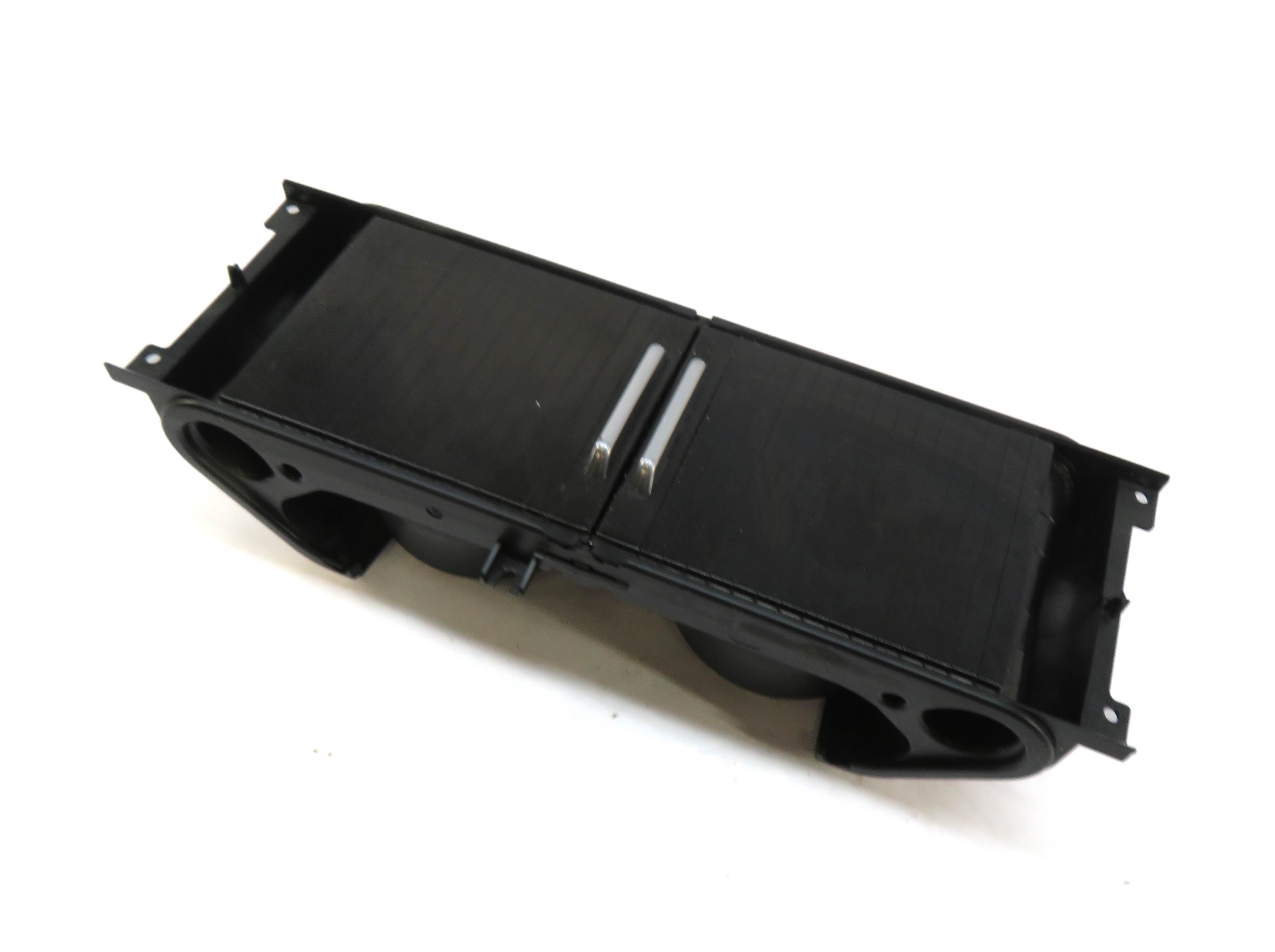 2008 RANGE ROVER (L322) FRONT CENTER CONSOLE CUP HOLDER w/ 1 INSERT (MISSING 1) — exact item pictured