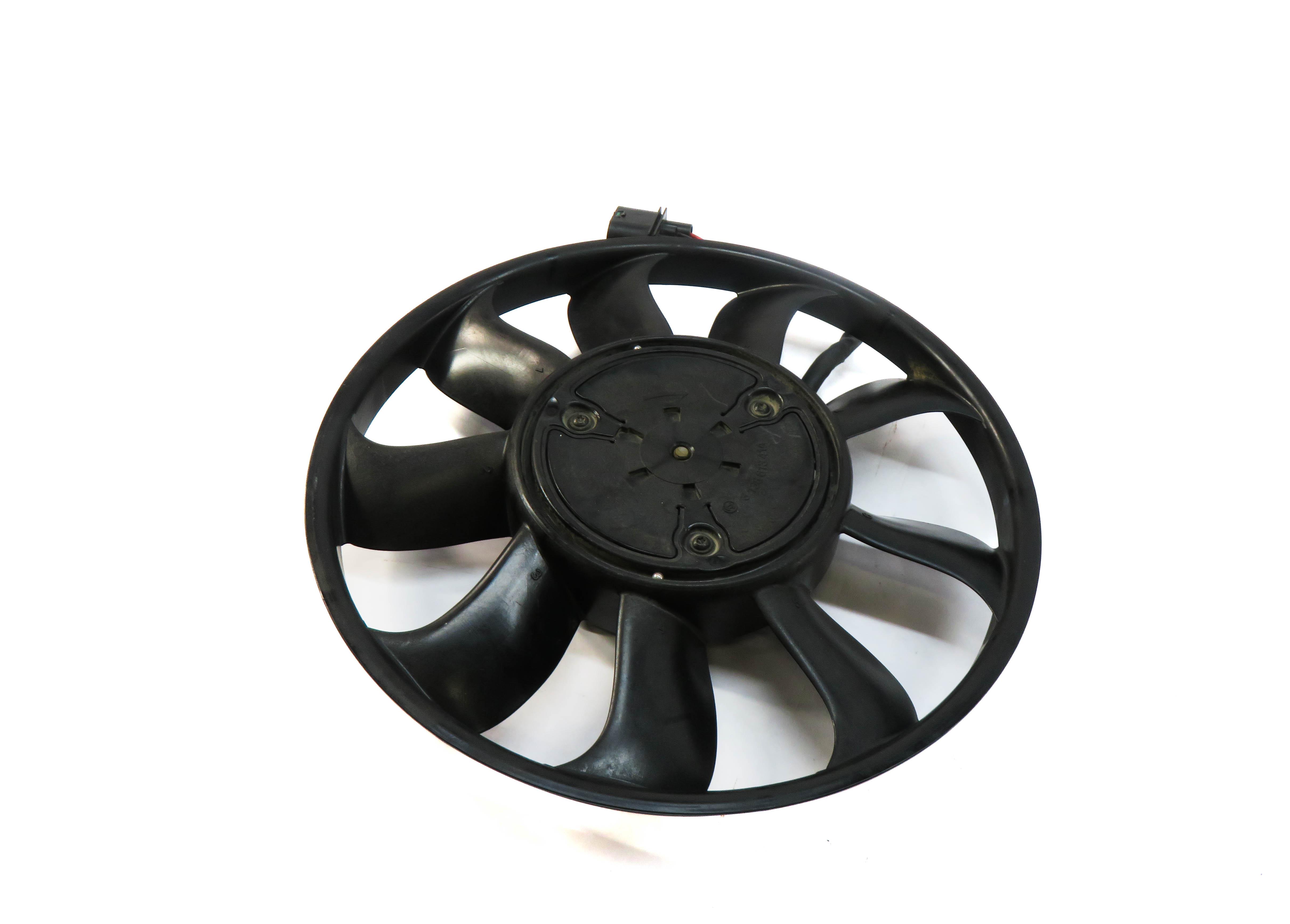 17-22 AUDI Q7 (4M) 3.0L SUPER ENGINE RIGHT RADIATOR COOLING FAN BLADE & MOTOR — exact item pictured