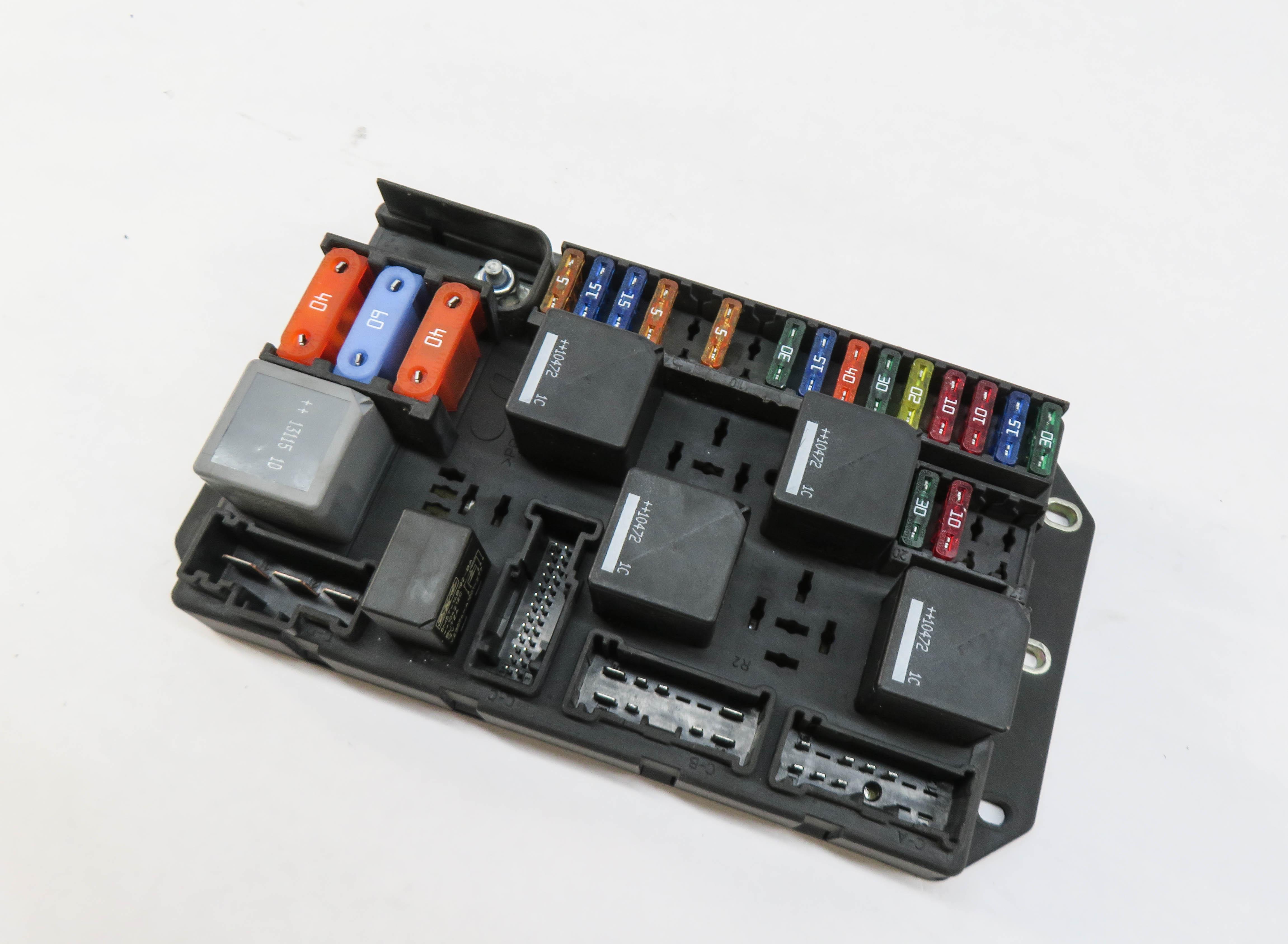 2011 RANGE ROVER (L322) REAR TRUNK FUSE RELAY POWER BOX BH42-14N030-AA — exact item pictured