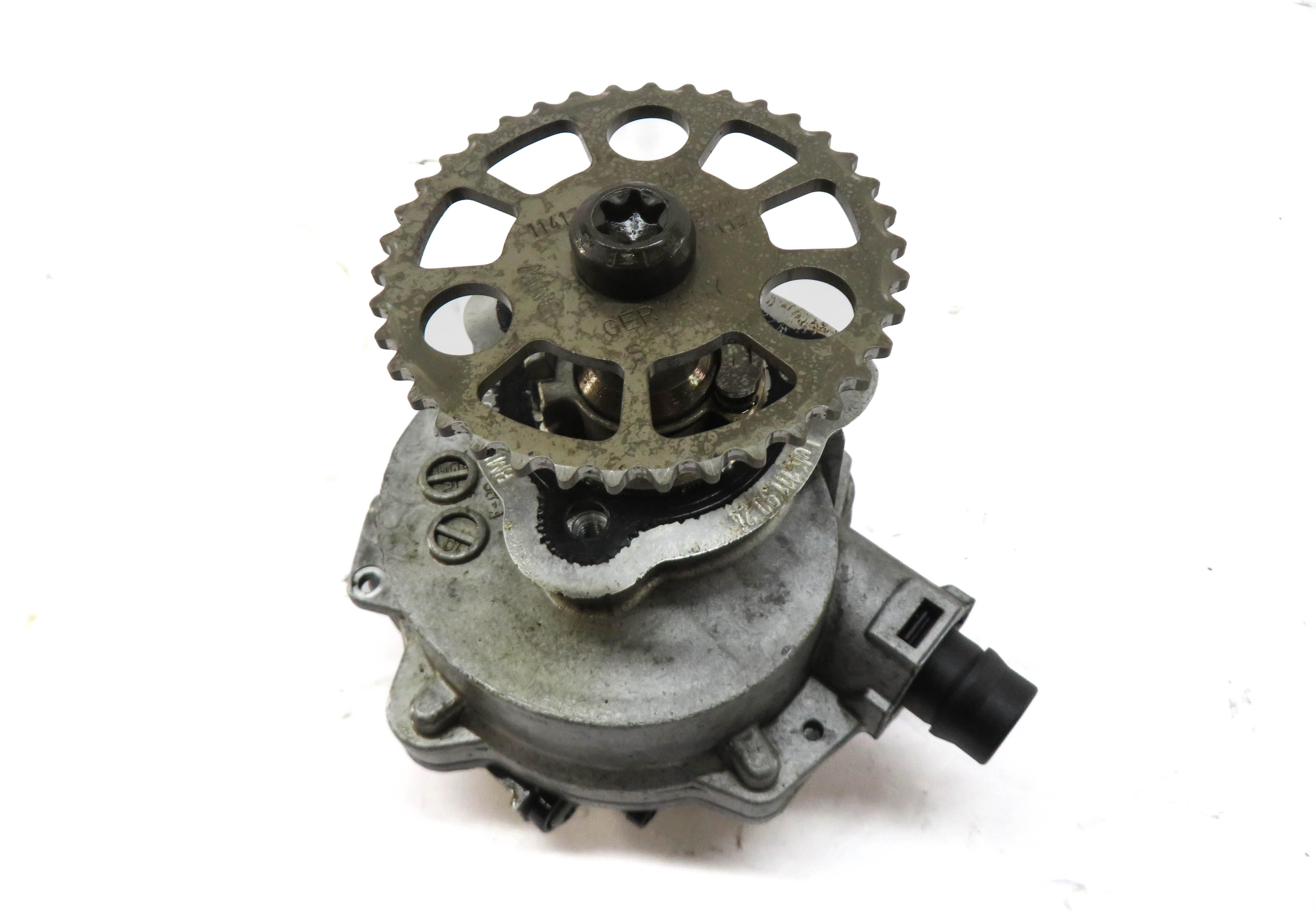 10-12 BMW 135i 335i 535i 640i X3 X5 X6 (E87 E90 E70) 3.0L N55 BRAKE VACUUM PUMP — exact item pictured