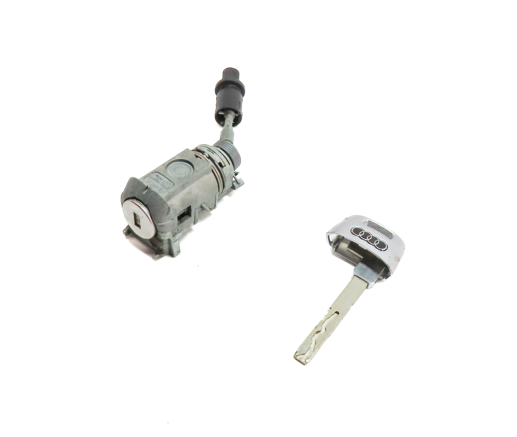2017 AUDI Q7 (4M) FRONT LEFT DRIVER DOOR HANDLE LOCK CYLINDER w/ SKELETON KEY — exact item pictured