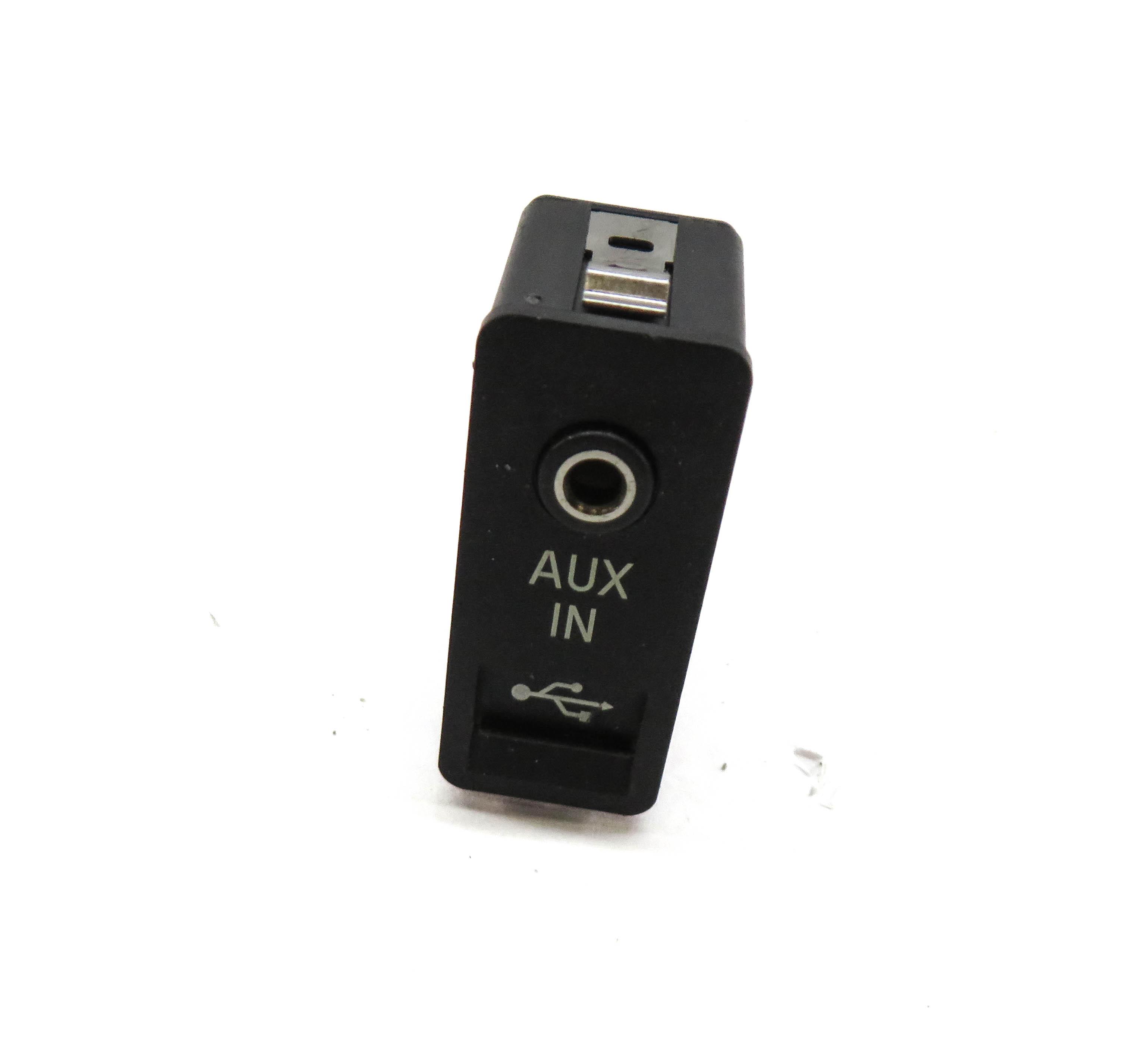 2011 BMW 535i (F10) RADIO STEREO AUXILIARY AUX IN JACK w/ USB INPUT OUTPUT PORT — exact item pictured