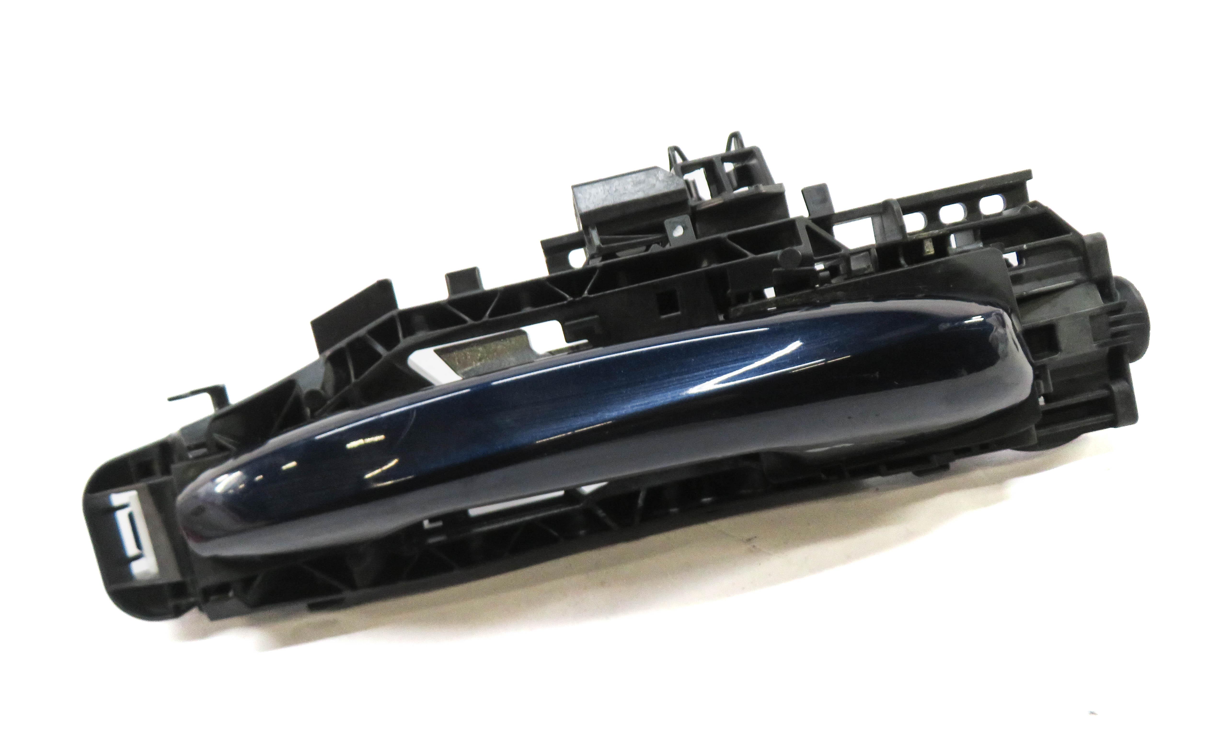 15-17 MERCEDES C-CLASS (W205) RIGHT PASSENGER FRONT / REAR DOOR HANDLE (BLUE) — exact item pictured