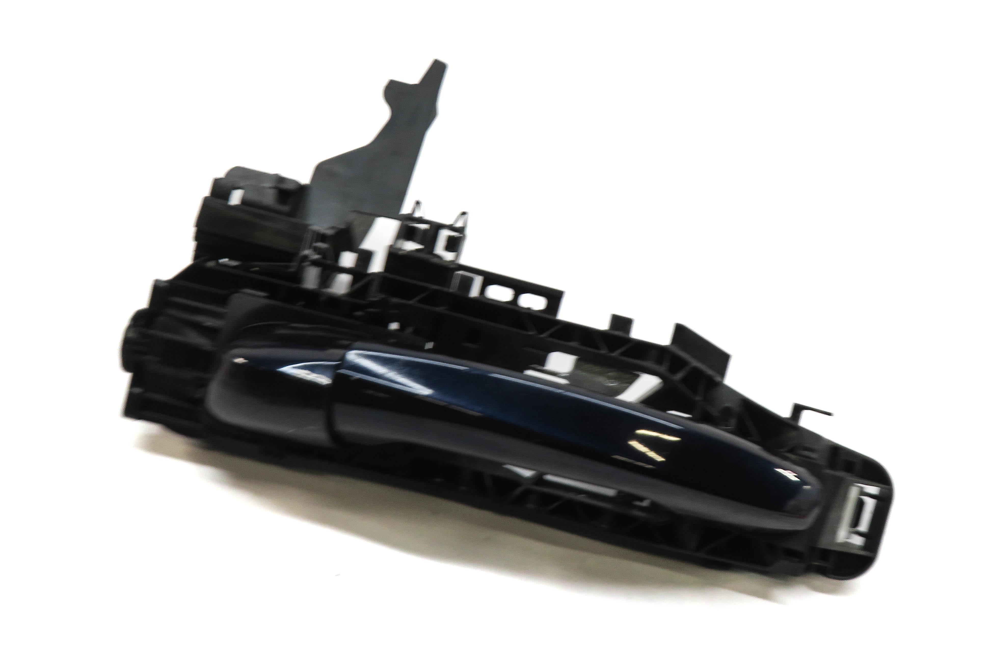 15-17 MERCEDES C-CLASS (W205) LEFT FRONT DRIVER EXTERIOR DOOR HANDLE (BLUE 890U) — exact item pictured