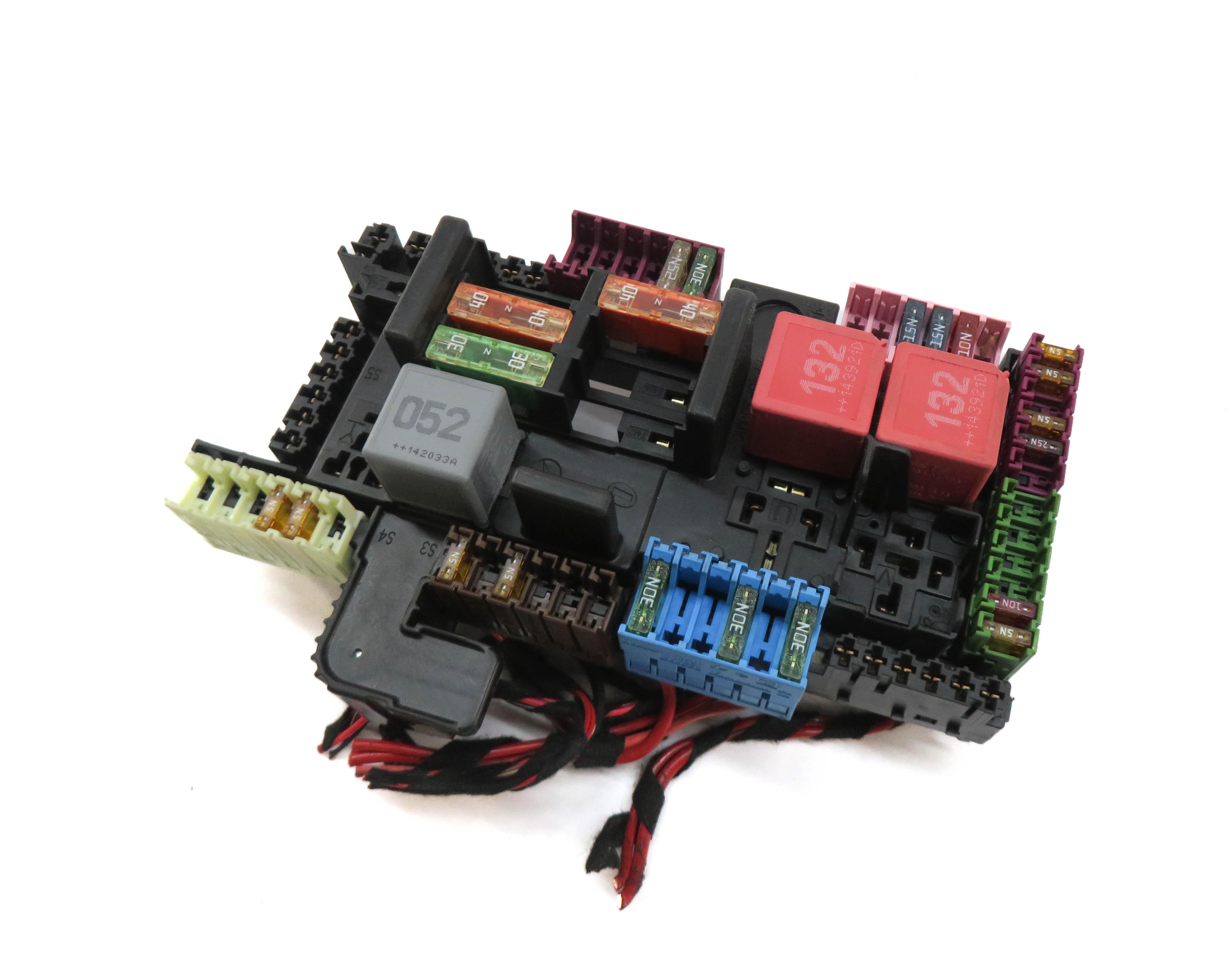 2015 MERCEDES C300 (W205) REAR TRUNK FUSE BOX — exact item pictured
