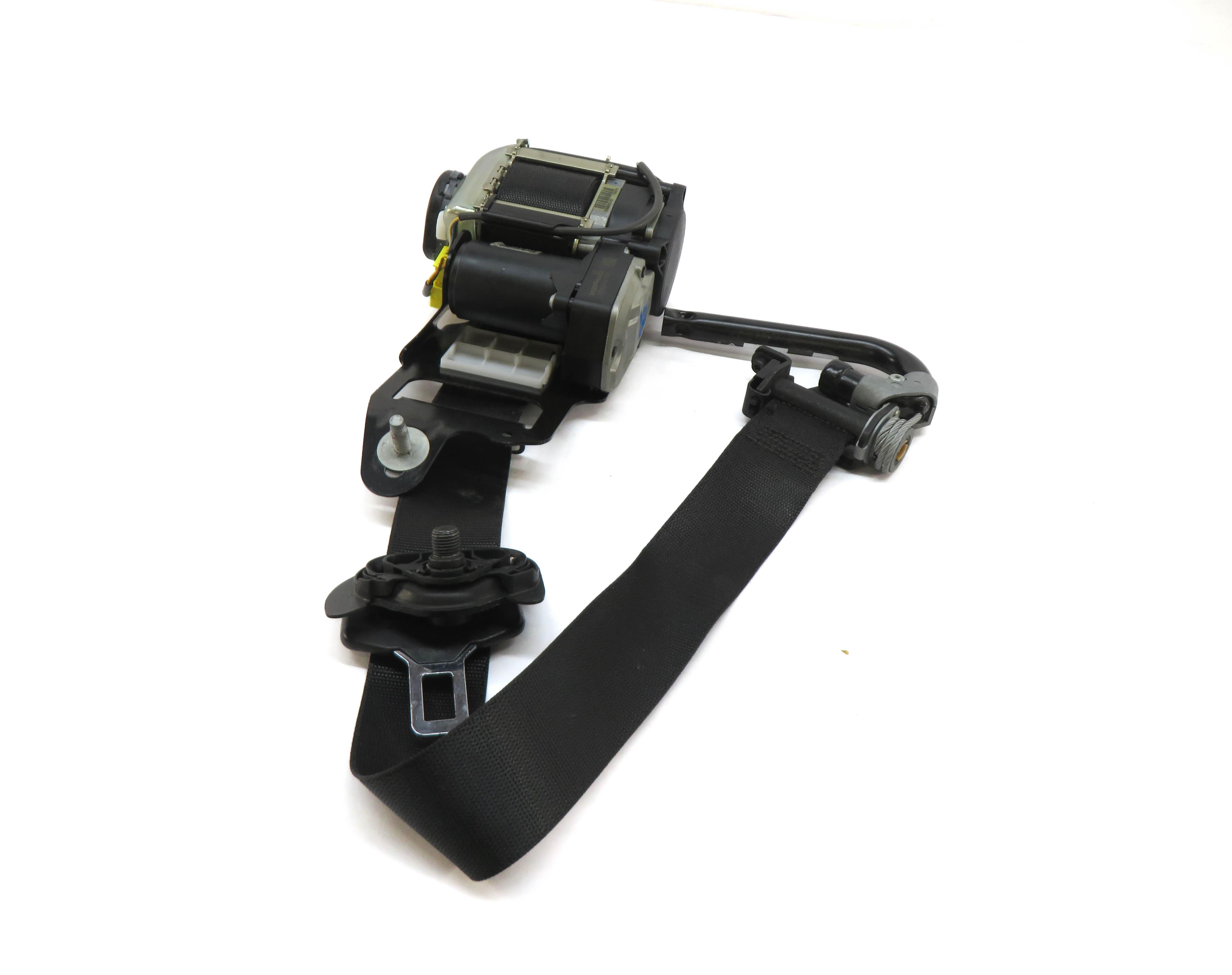 15-21 MERCEDES C GLC (W205 X253) RIGHT FRONT PASSENGER SEATBELT RECEIVER (BLACK) — exact item pictured
