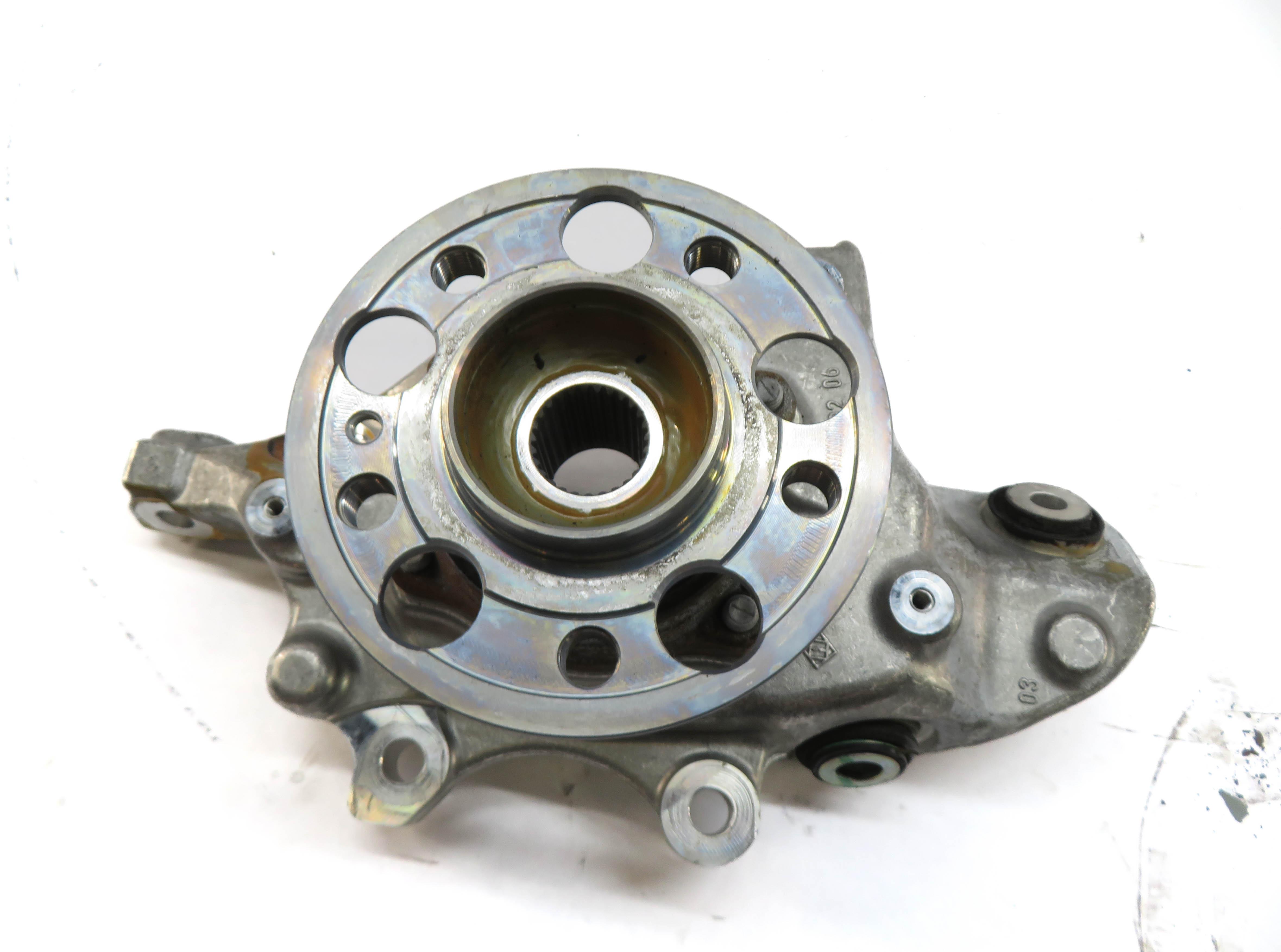 2015-2021 MERCEDES C300 C350 C400 (W205) SEDAN - RIGHT REAR SPINDLE KNUCKLE HUB — exact item pictured