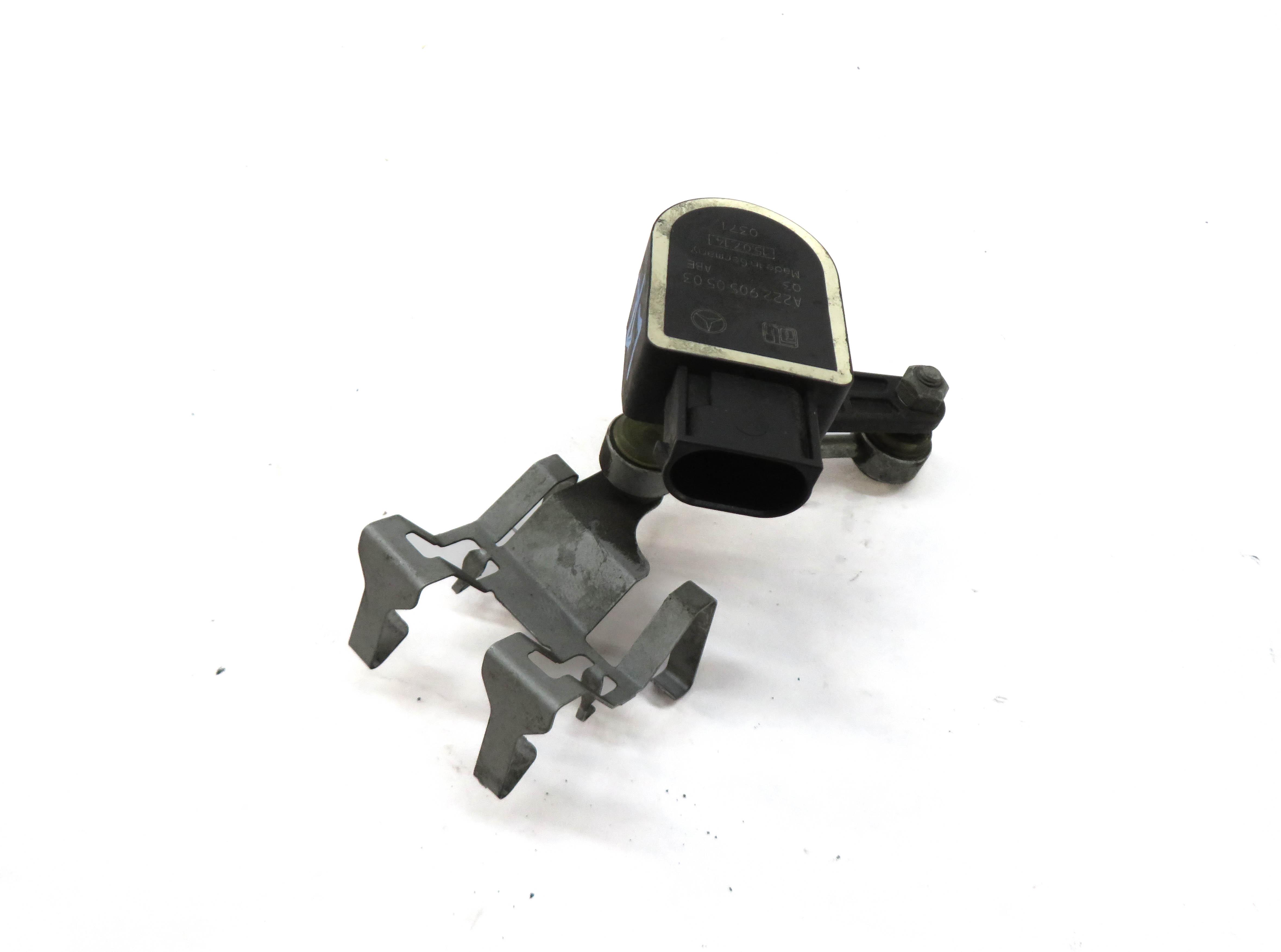 2015 MERCEDES C400 (W205) LEFT DRIVER REAR SUSPENSION HEIGHT LEVEL SENSOR — exact item pictured