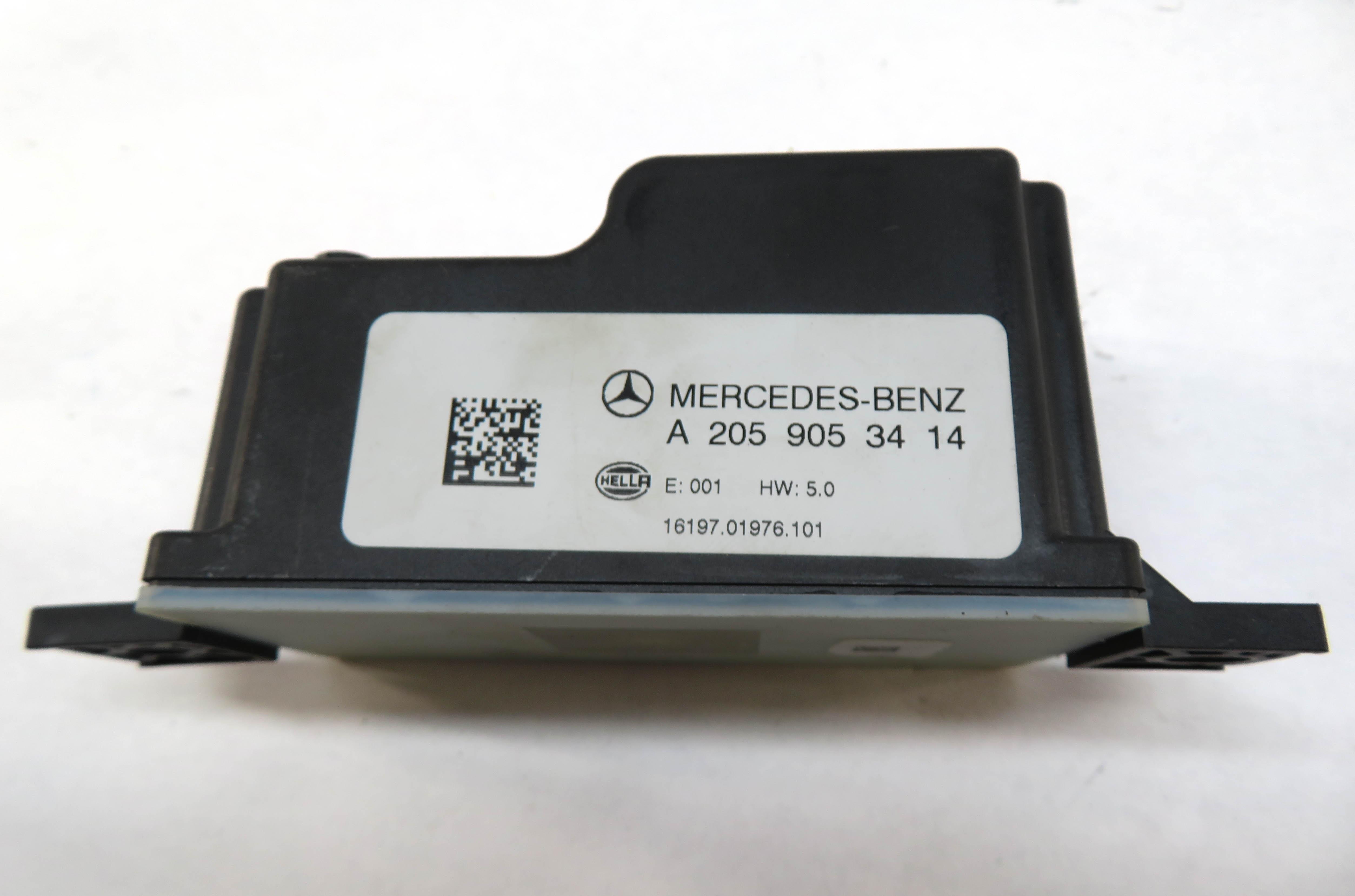 2015 MERCEDES C400 (W205) VOLTAGE CONVERTER CONTROL MODULE — exact item pictured