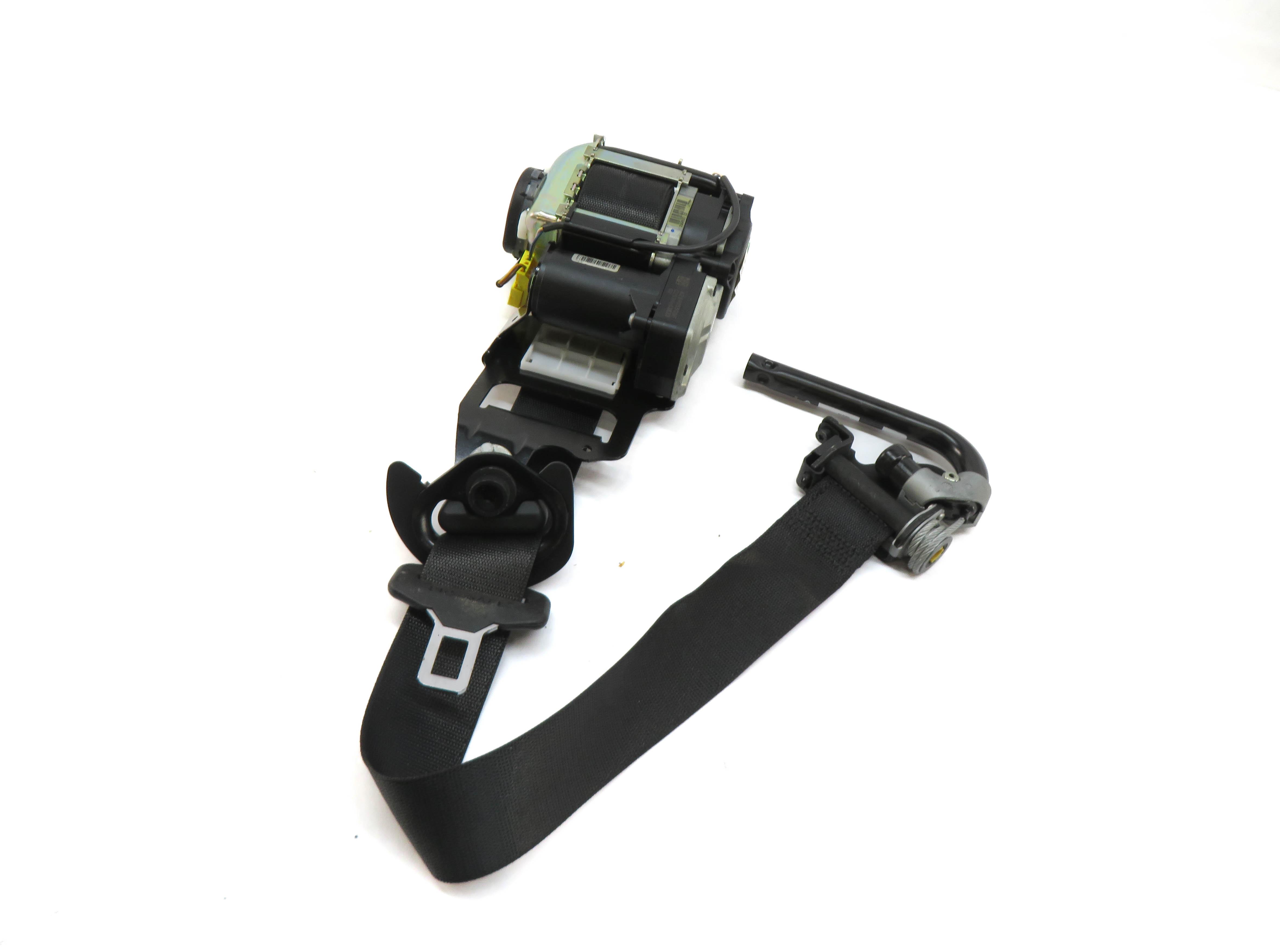 15-19 MERCEDES C GLC CLASS (W205 X253) RIGHT FRONT SEATBELT RETRACTOR (BLACK) — exact item pictured
