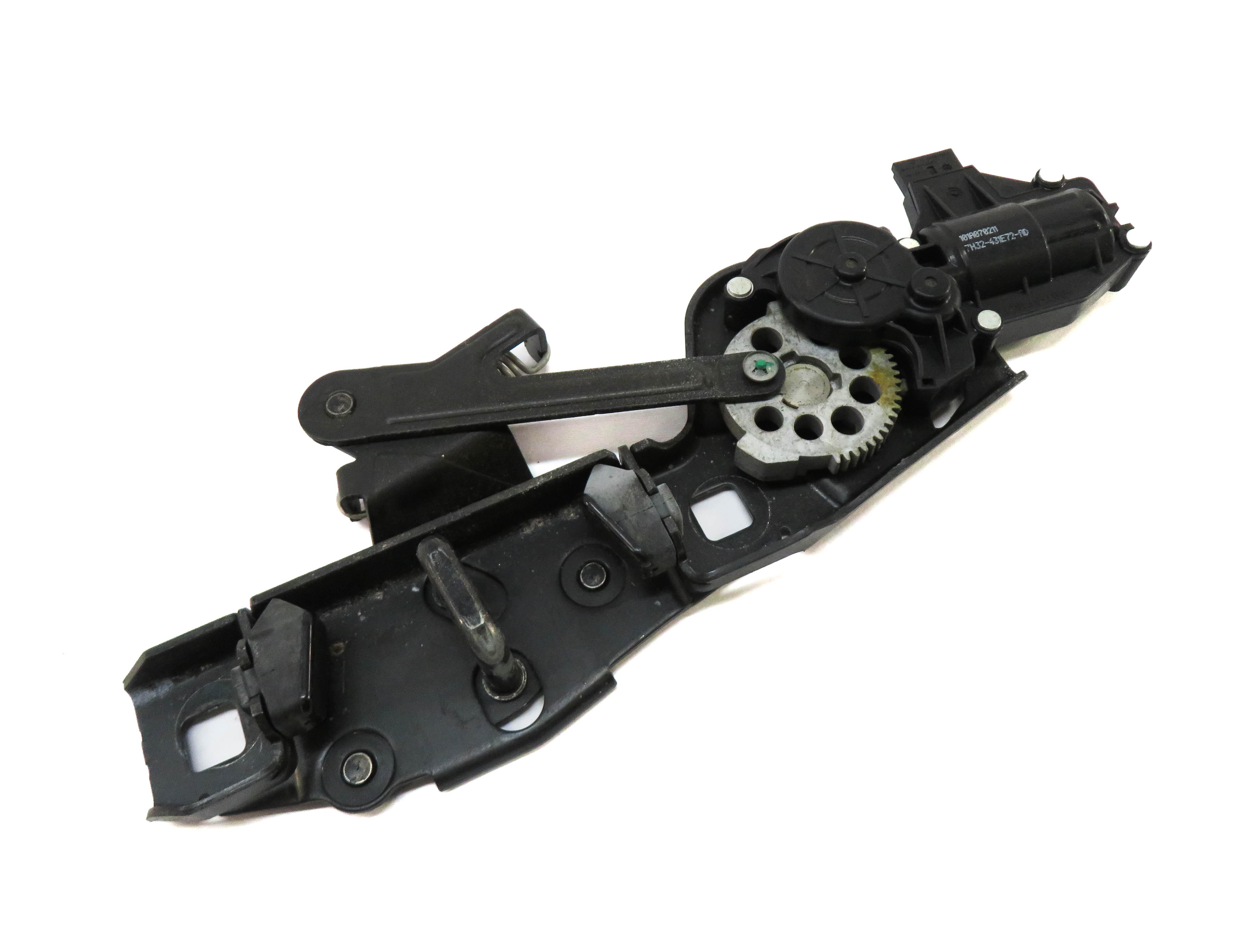 2011 RANGE ROVER SPORT (L320) REAR LOWER STRIKER STRIKE PLATE LOCK LATCH — exact item pictured
