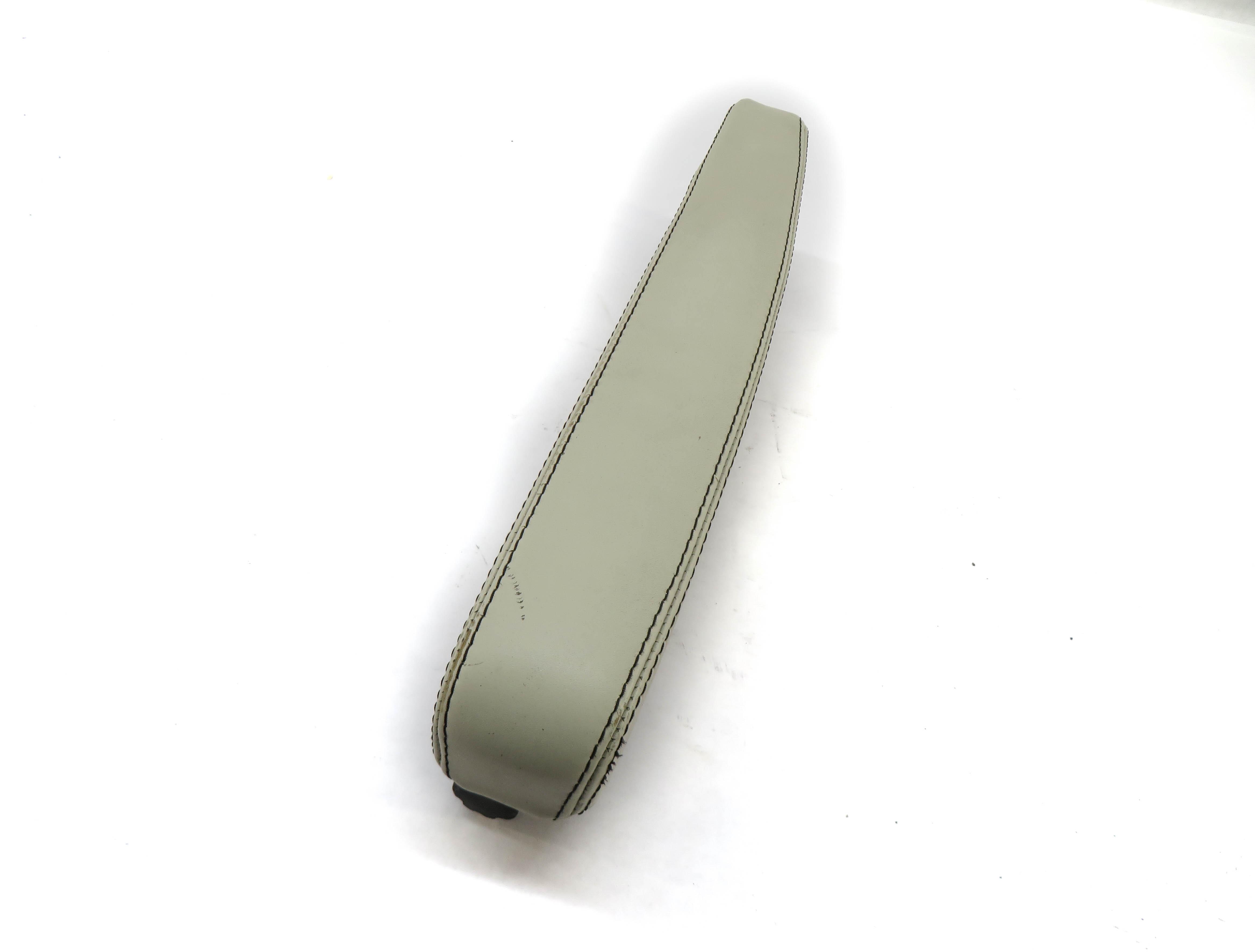 2011 RANGE ROVER SPORT (L320) FRONT RIGHT PASSENGER ARM REST ARMREST (IVORY) — exact item pictured