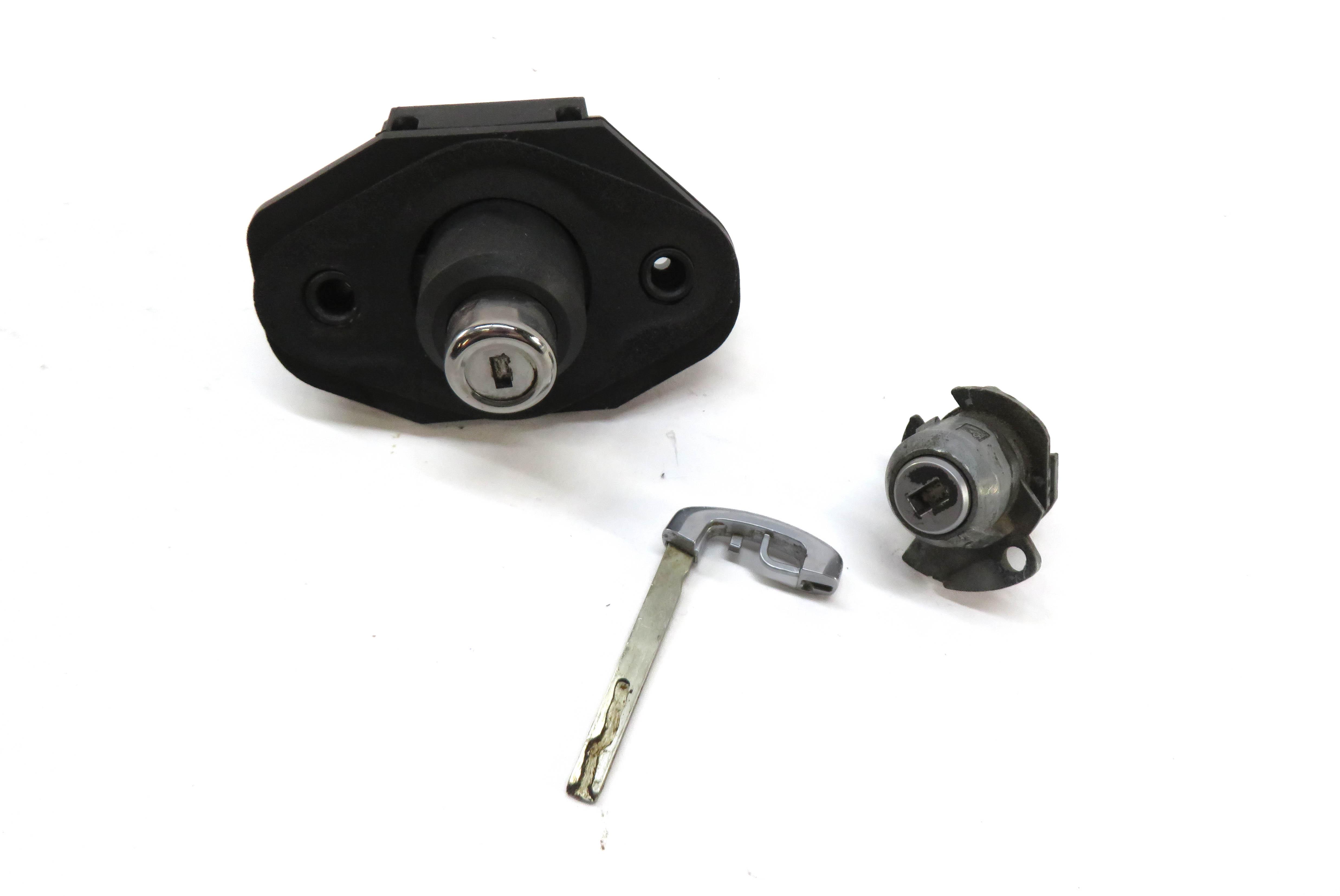 2013 BMW ACTIVE HYBRID 7 (F04) FRONT LEFT DRIVER DOOR TRUNK LOCK CYLINDER w/ KEY — exact item pictured