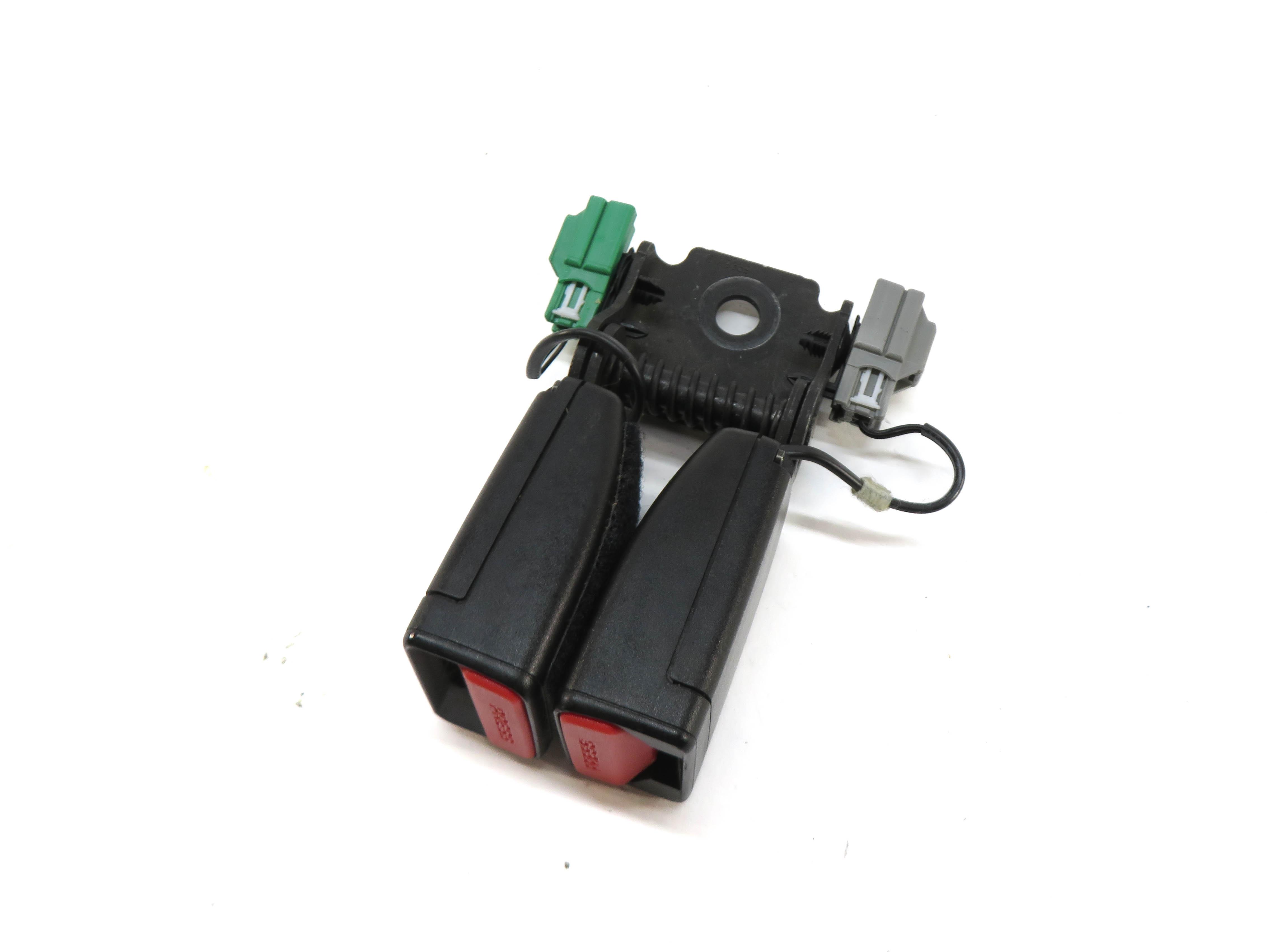 2013 RANGE ROVER EVOQUE L538 RIGHT CENTER REAR SEAT SEATBELT BUCKLE RECEIVER SET — exact item pictured