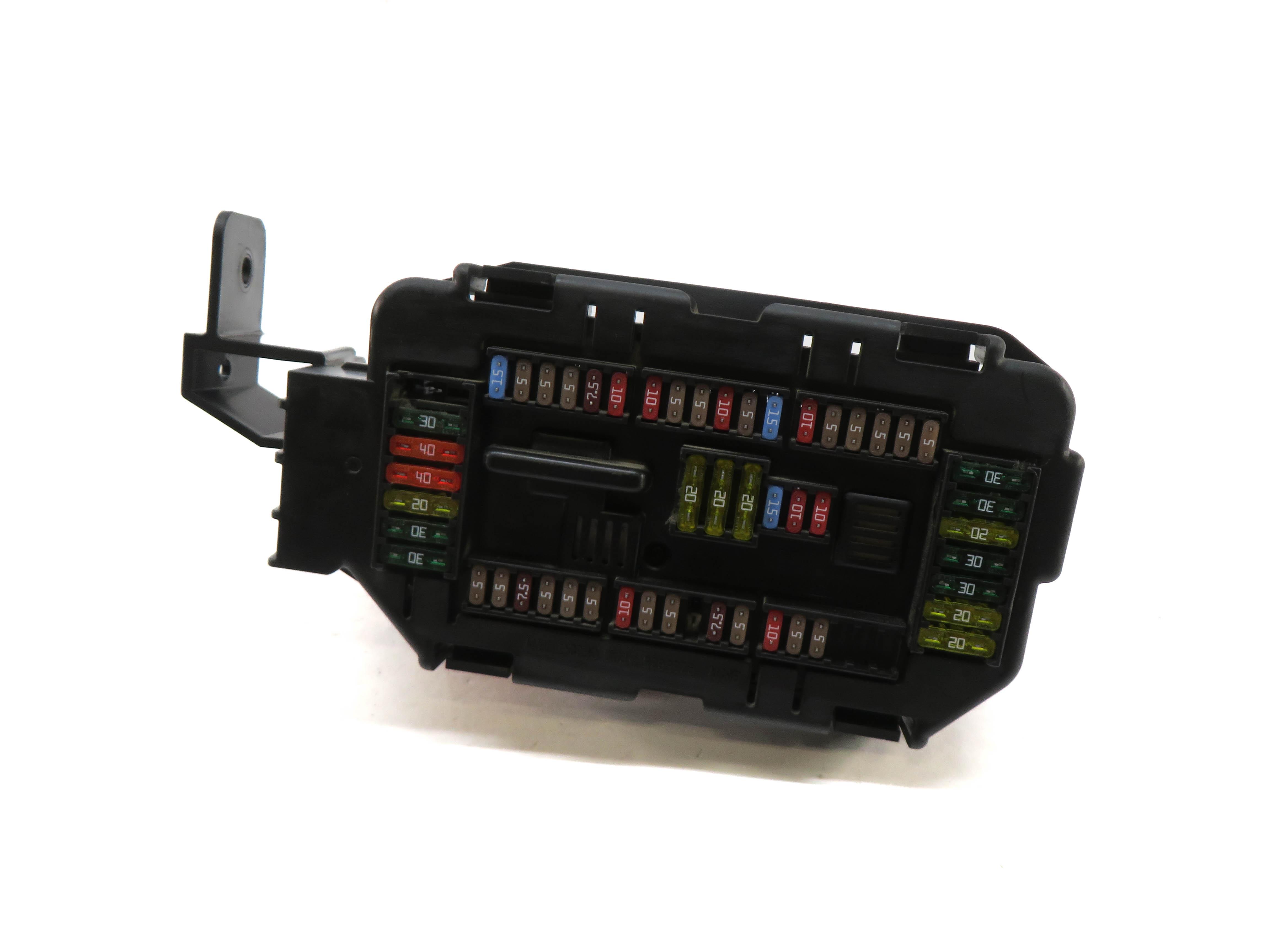 2015 BMW X5 (F15) FRONT POWER DISTRIBUTION FUSE BOX — exact item pictured